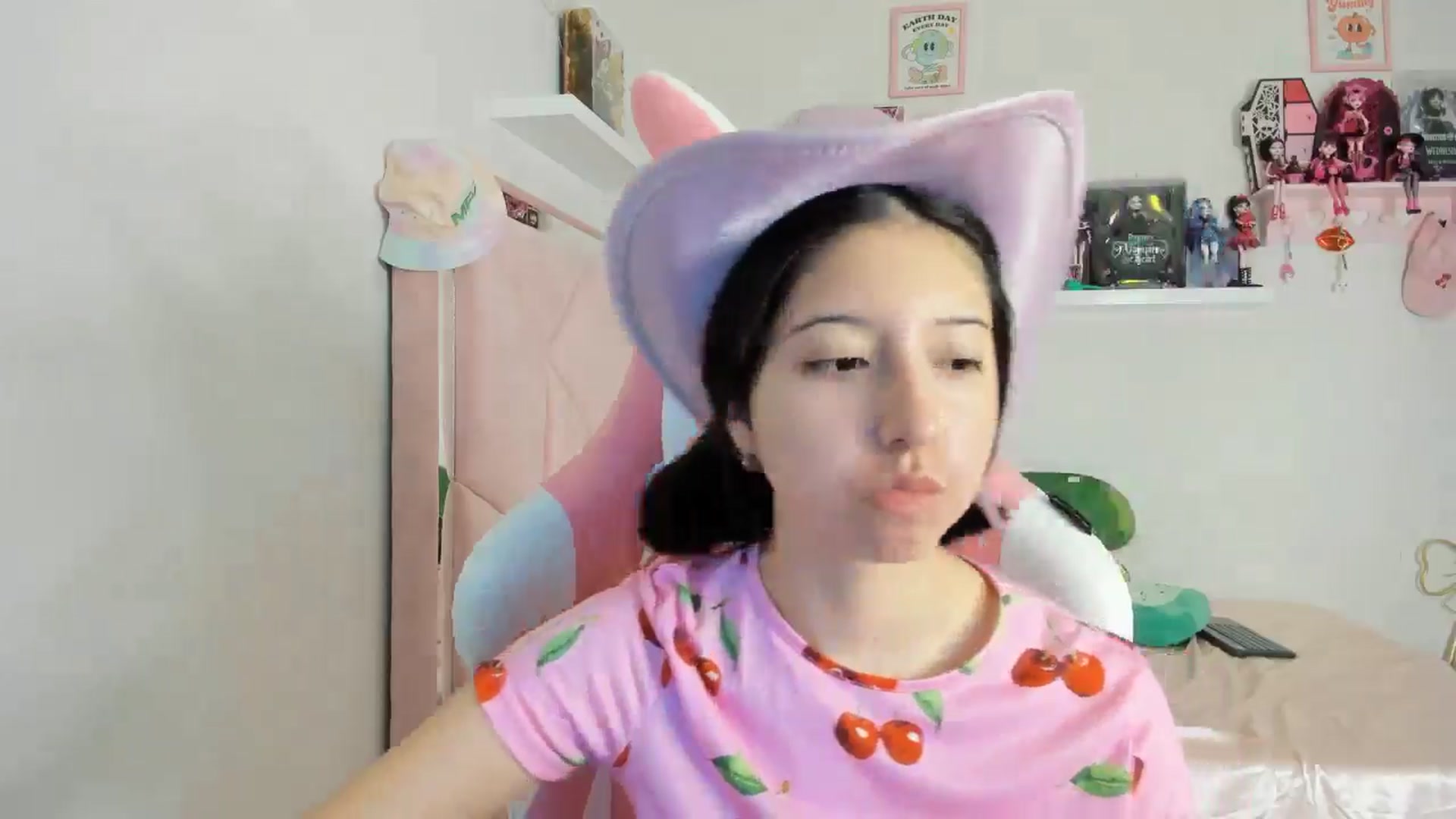 Gallery image thumbnail from Cherrycute666's myfreecams stream on, 10/27/2024, 01:28 image 3 of 20