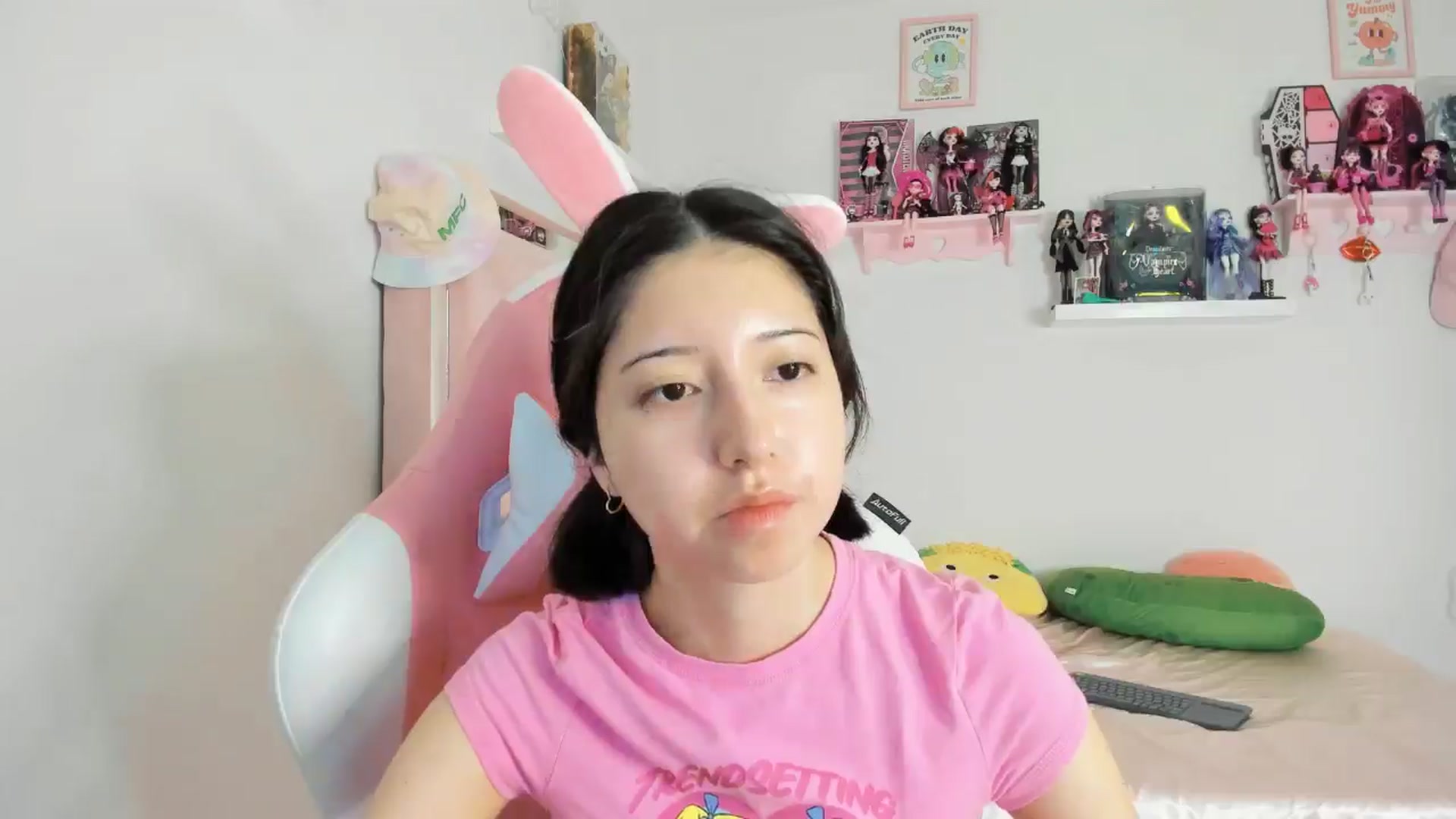 Gallery image thumbnail from Cherrycute666's myfreecams stream on, 10/27/2024, 23:37 image 2 of 20