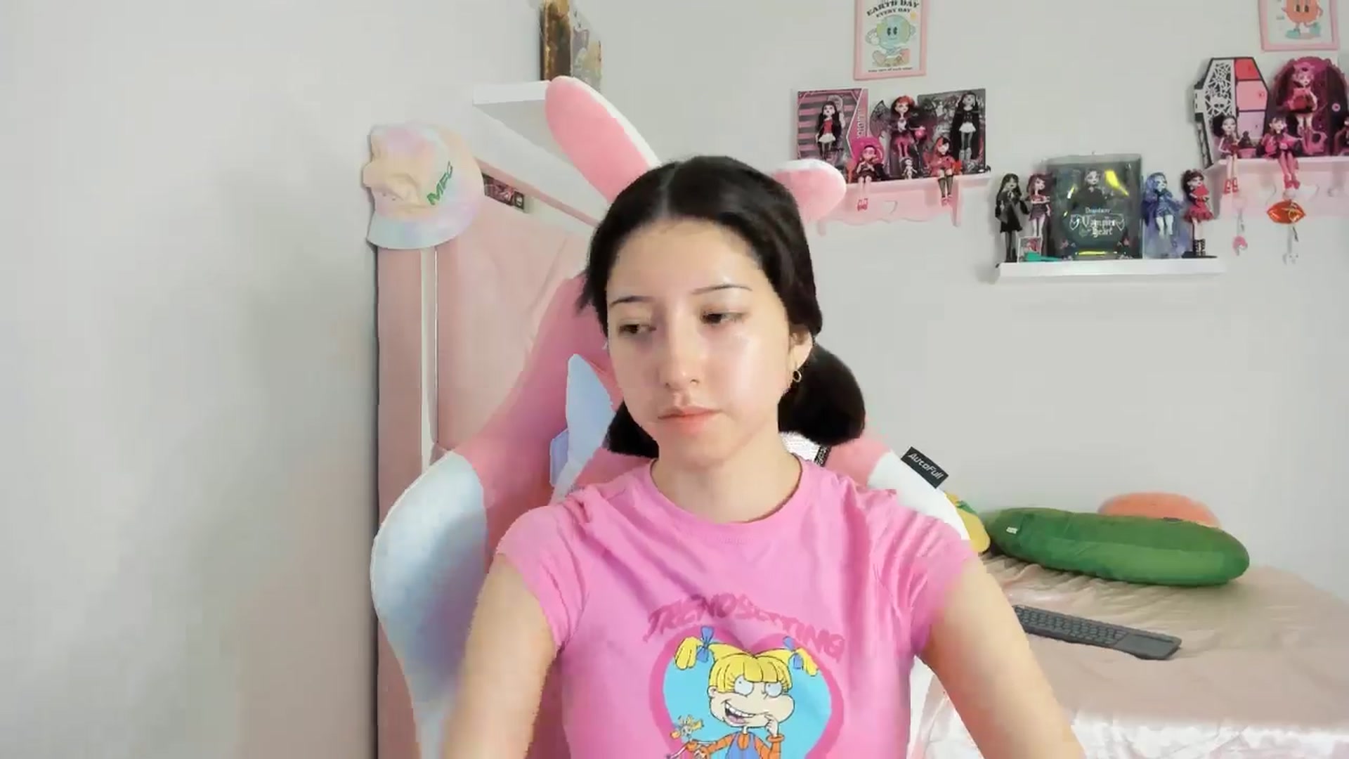 Gallery image thumbnail from Cherrycute666's myfreecams stream on, 10/27/2024, 23:37 image 11 of 20
