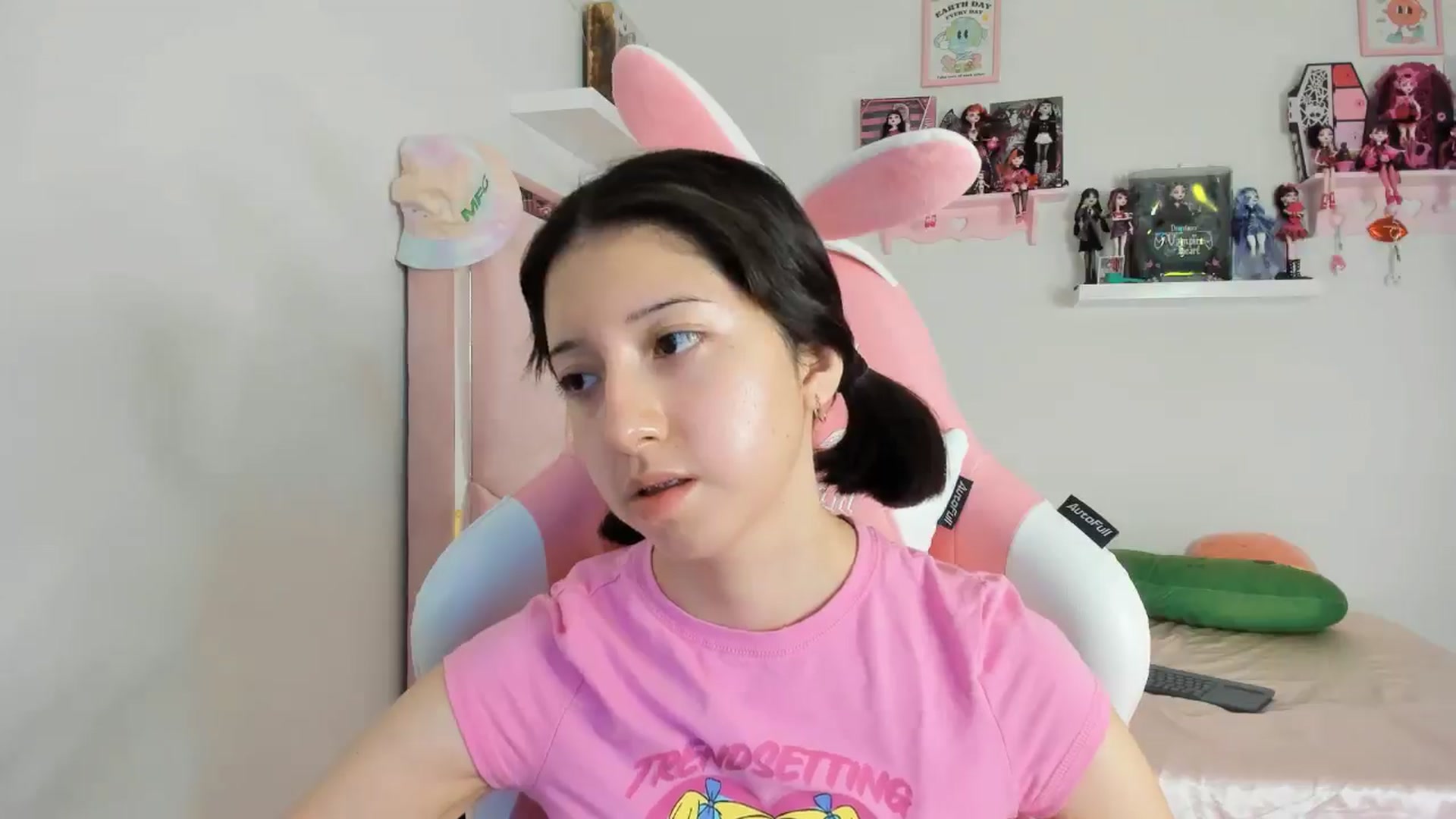 Gallery image thumbnail from Cherrycute666's myfreecams stream on, 10/27/2024, 23:37 image 14 of 20