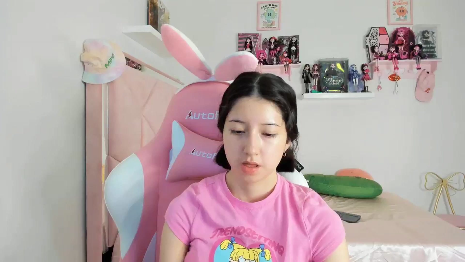 Gallery image thumbnail from Cherrycute666's myfreecams stream on, 10/27/2024, 23:37 image 4 of 20