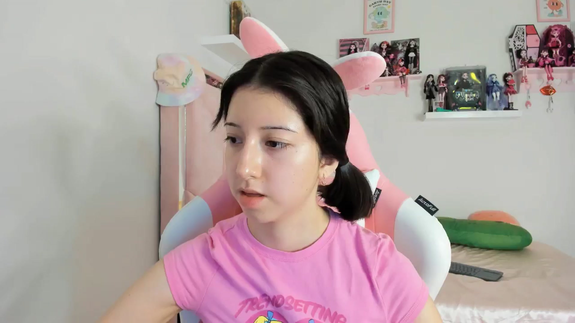 Gallery image thumbnail from Cherrycute666's myfreecams stream on, 10/27/2024, 23:37 image 13 of 20
