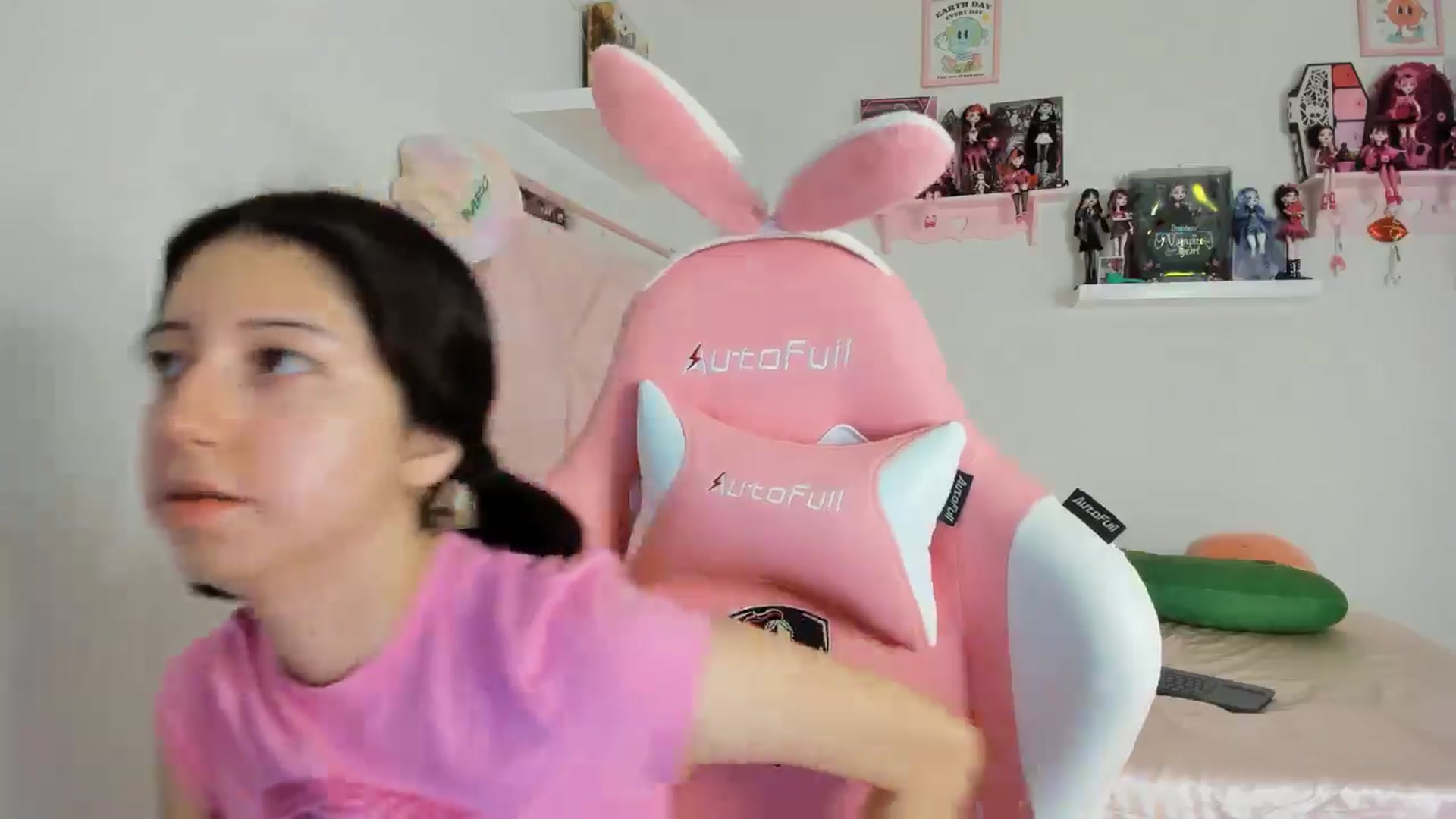 Gallery image thumbnail from Cherrycute666's myfreecams stream on, 10/27/2024, 23:37 image 15 of 20