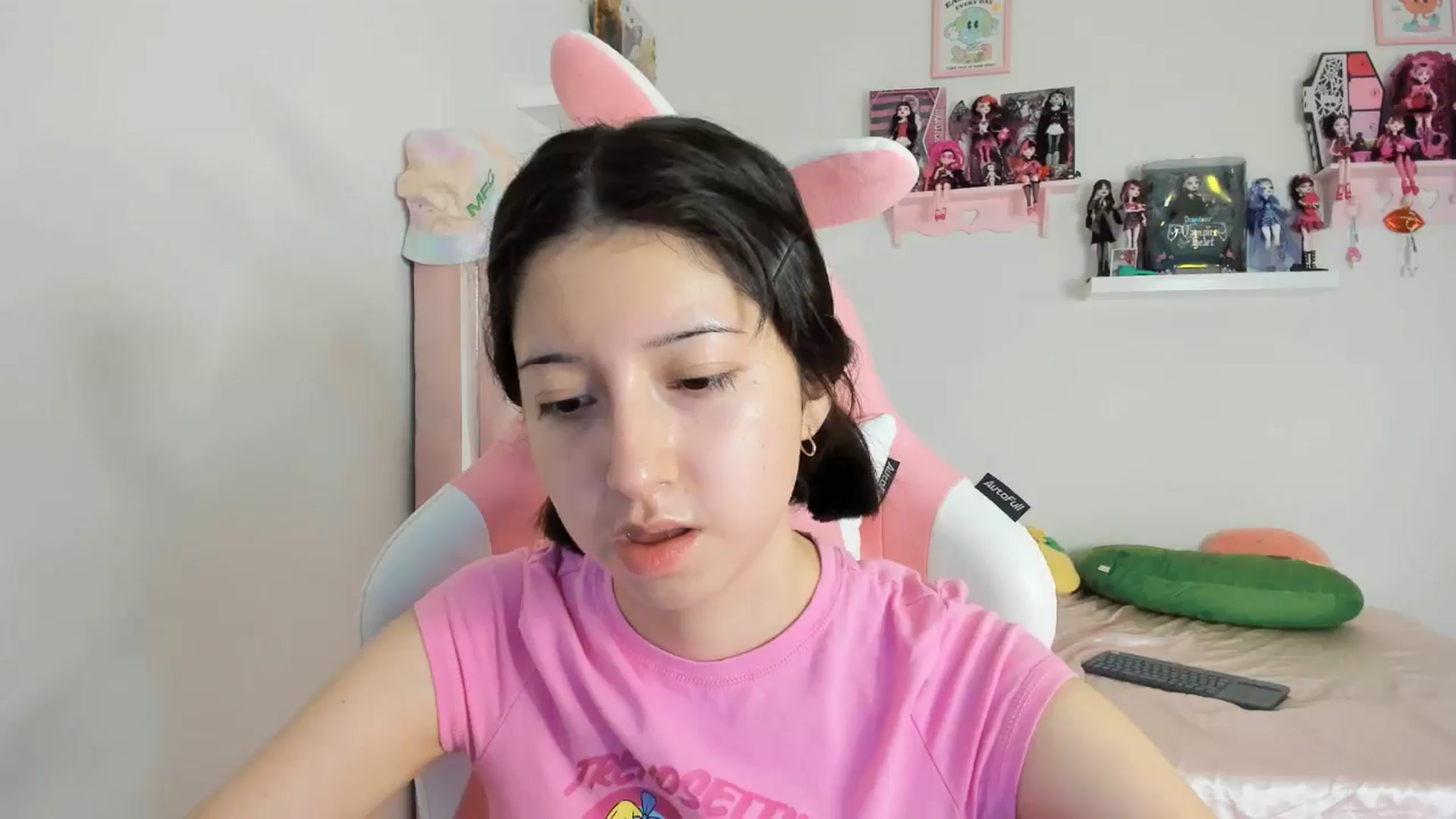 Gallery image thumbnail from Cherrycute666's myfreecams stream on, 10/27/2024, 23:37 image 7 of 20