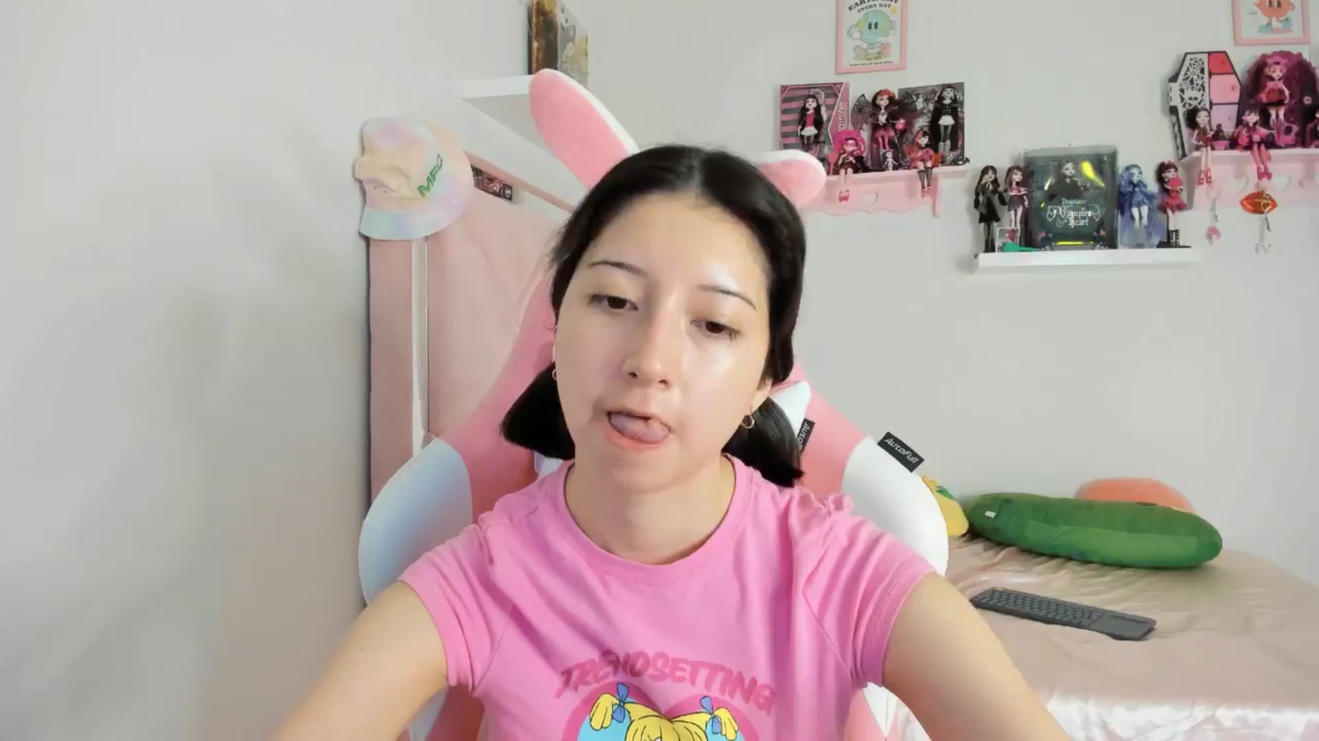Gallery image thumbnail from Cherrycute666's myfreecams stream on, 10/27/2024, 23:37 image 12 of 20