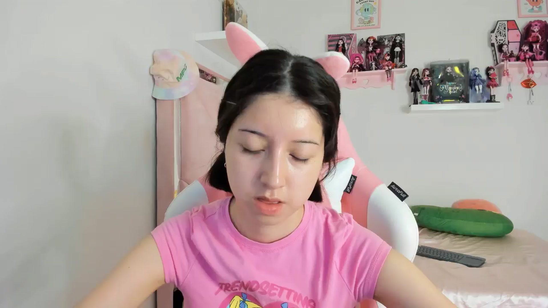Gallery image thumbnail from Cherrycute666's myfreecams stream on, 10/27/2024, 23:37 image 6 of 20