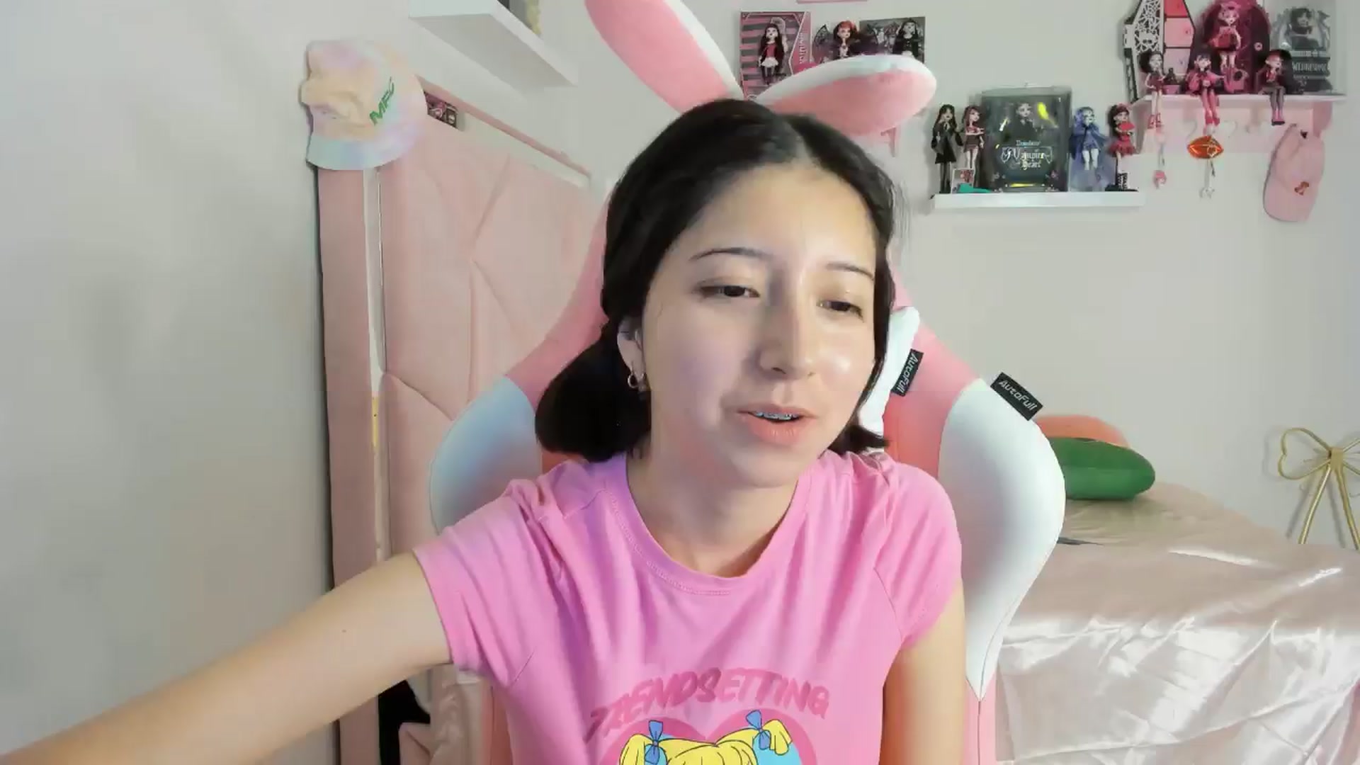 Gallery image thumbnail from Cherrycute666's myfreecams stream on, 10/28/2024, 03:41 image 19 of 20