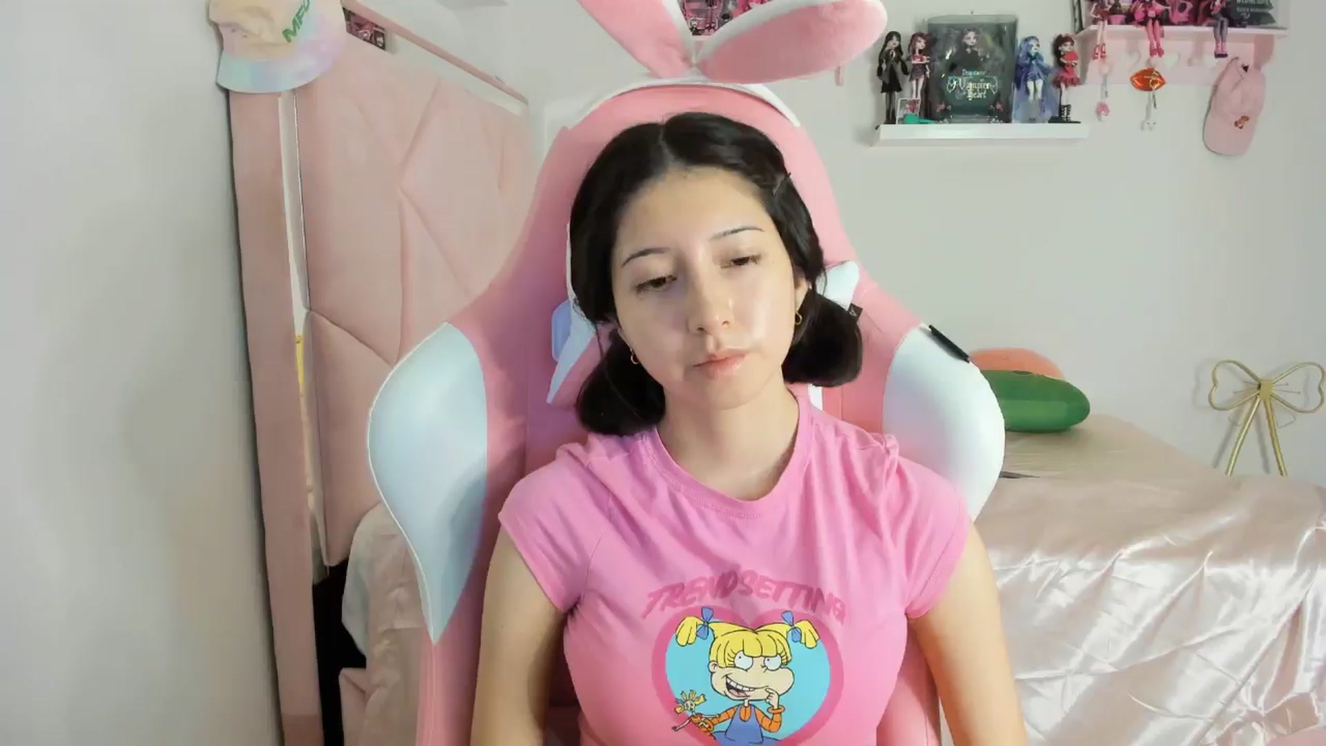 Gallery image thumbnail from Cherrycute666's myfreecams stream on, 10/28/2024, 03:41 image 11 of 20
