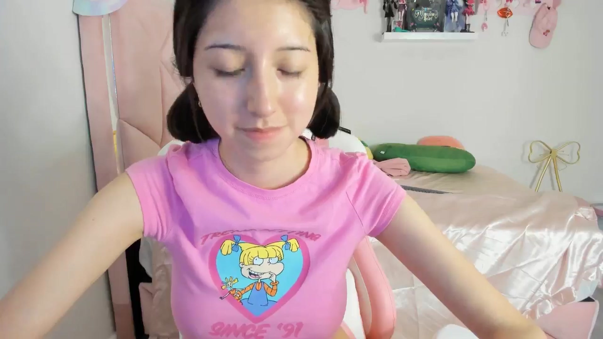 Gallery image thumbnail from Cherrycute666's myfreecams stream on, 10/28/2024, 03:41 image 14 of 20
