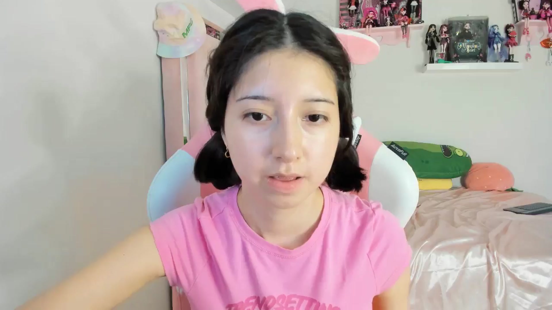 Gallery image thumbnail from Cherrycute666's myfreecams stream on, 10/28/2024, 07:35 image 14 of 20