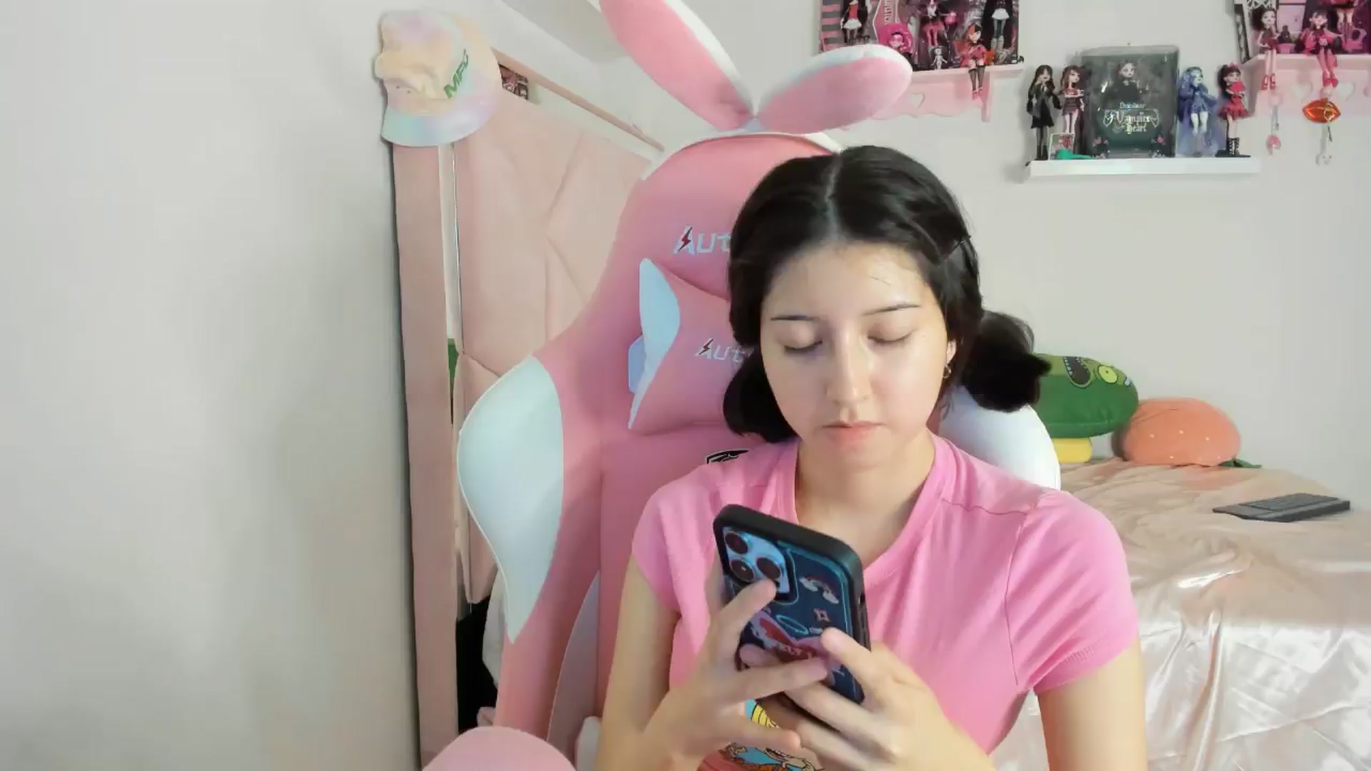 Gallery image thumbnail from Cherrycute666's myfreecams stream on, 10/28/2024, 07:35 image 1 of 20