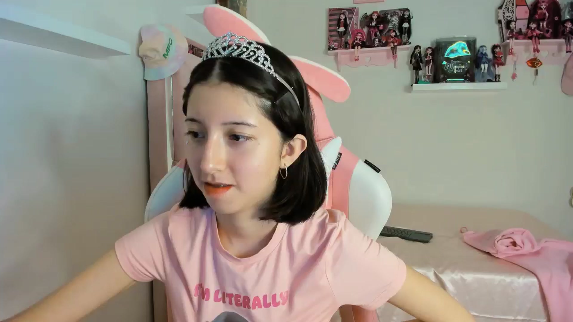 Gallery image thumbnail from Cherrycute666's myfreecams stream on, 10/29/2024, 06:30 image 4 of 20