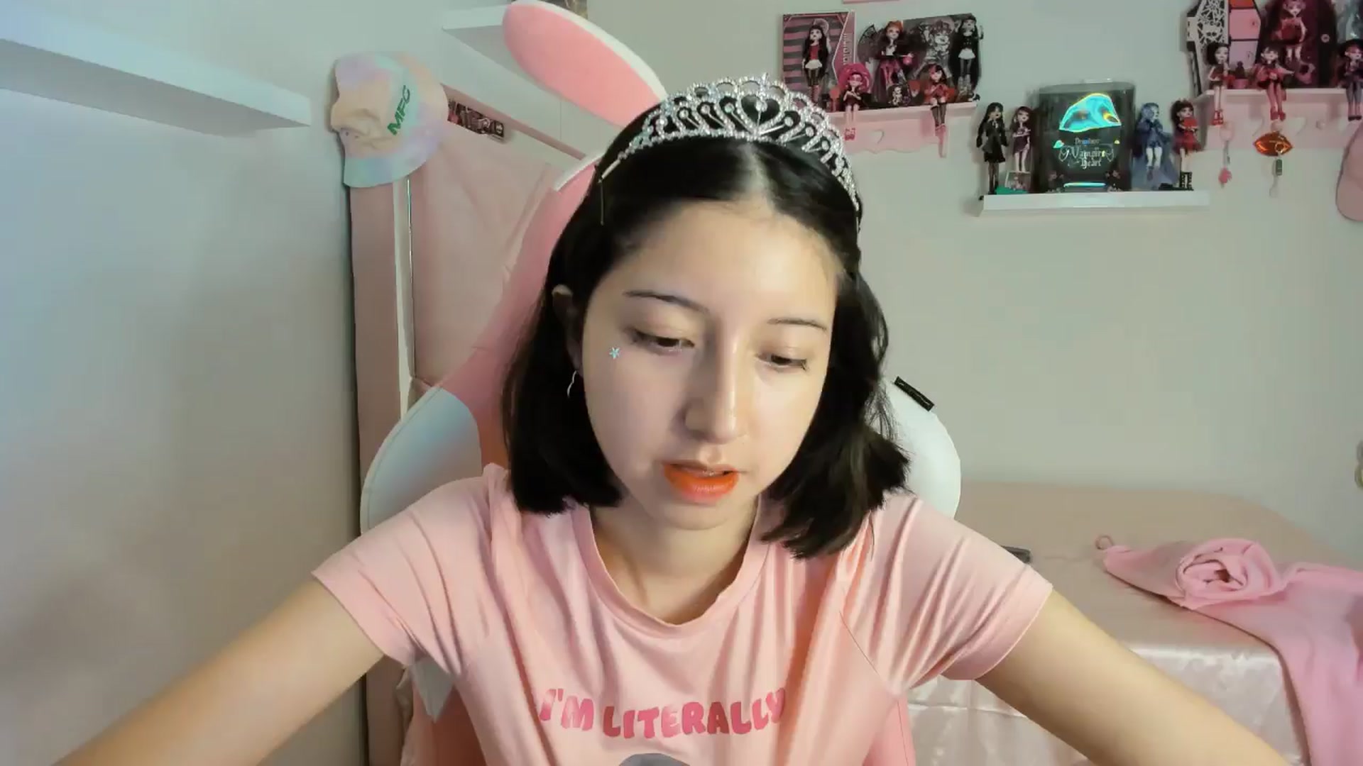 Gallery image thumbnail from Cherrycute666's myfreecams stream on, 10/29/2024, 06:30 image 2 of 20