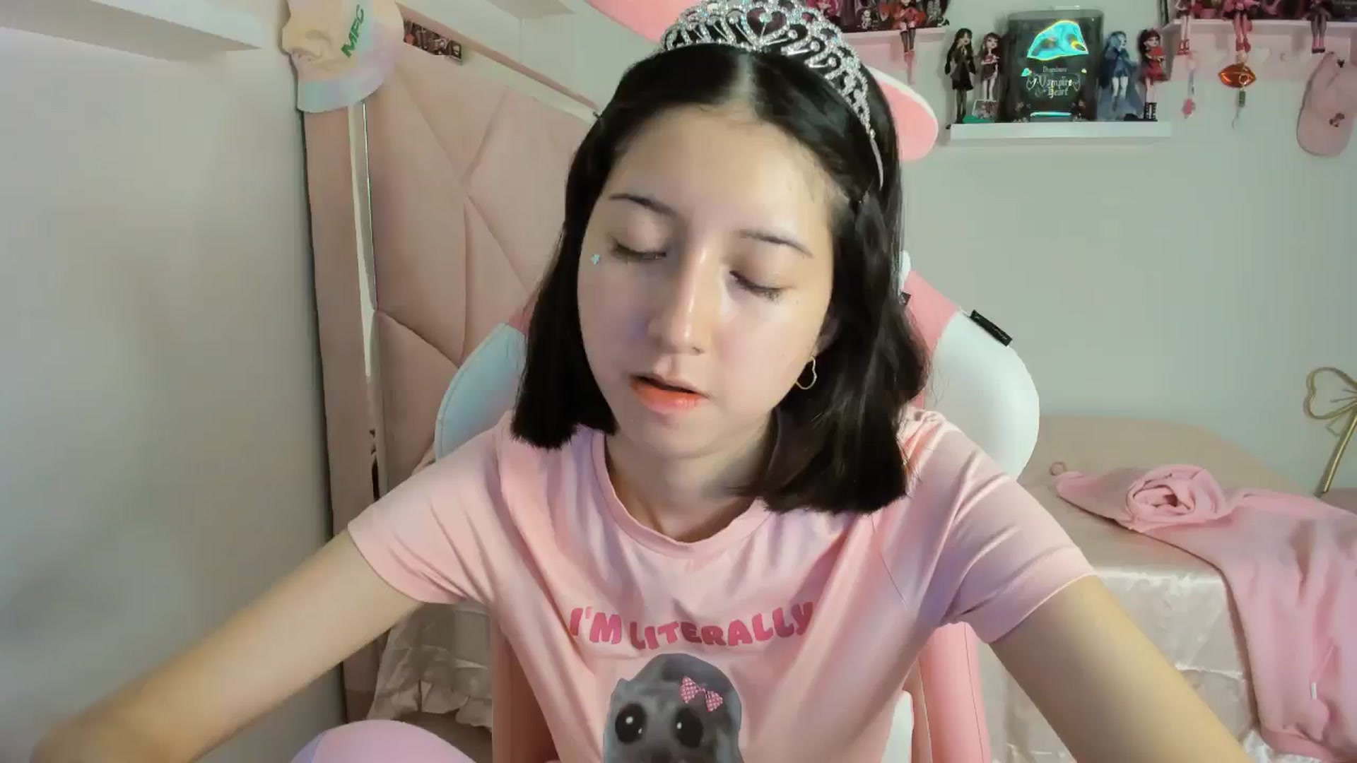 Gallery image thumbnail from Cherrycute666's myfreecams stream on, 10/29/2024, 06:30 image 9 of 20