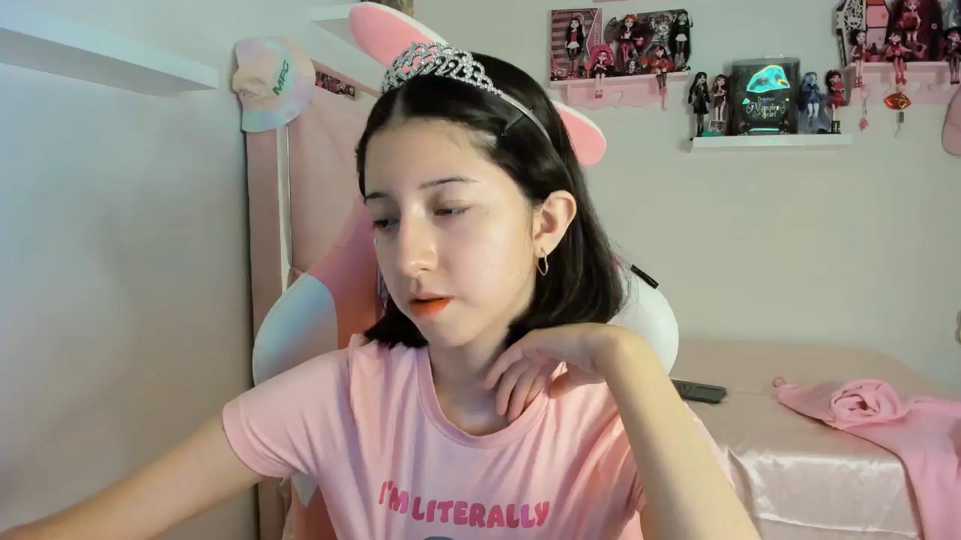 Gallery image thumbnail from Cherrycute666's myfreecams stream on, 10/29/2024, 06:30 image 3 of 20