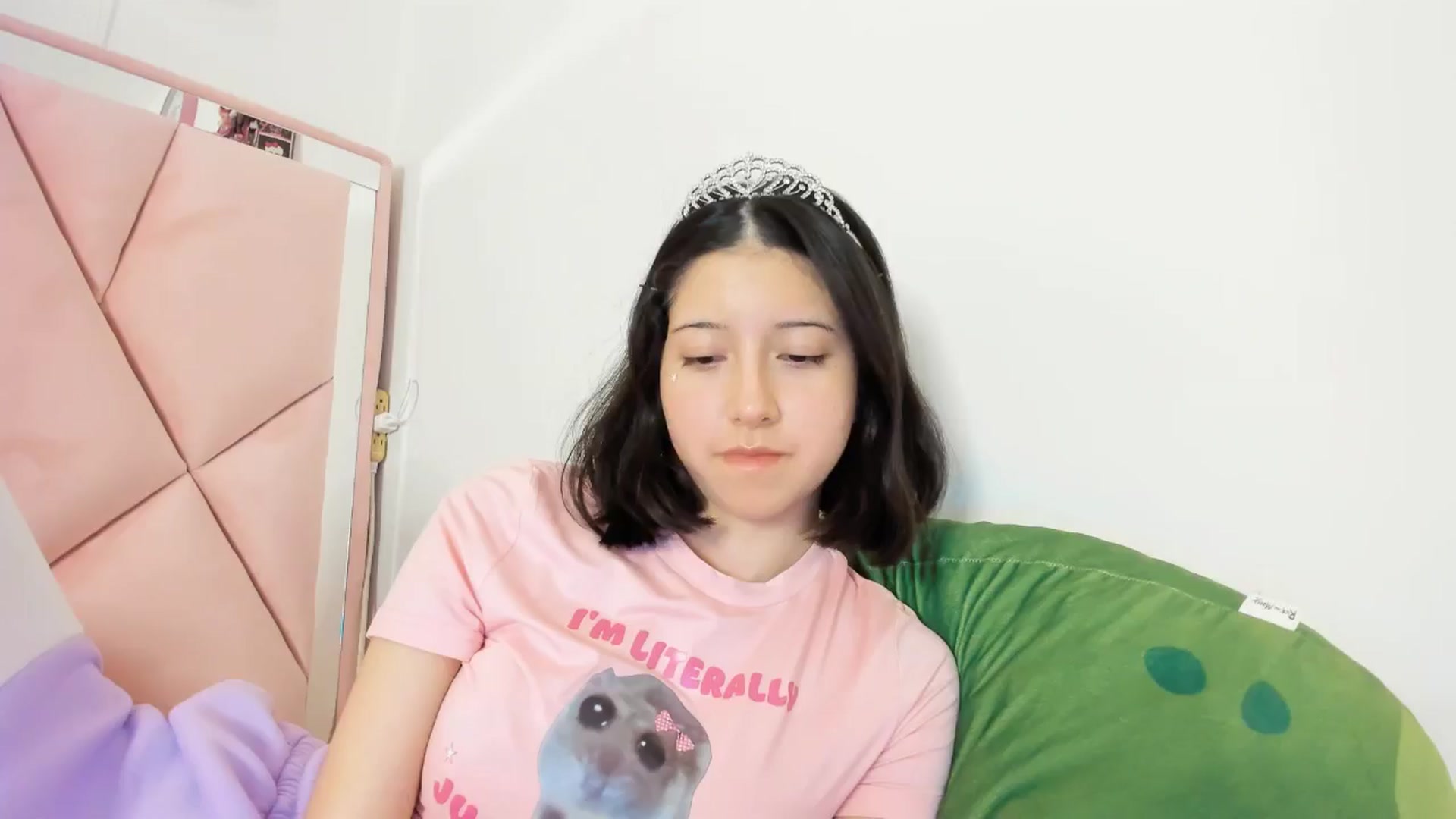 Gallery image thumbnail from Cherrycute666's myfreecams stream on, 10/29/2024, 07:17 image 19 of 20