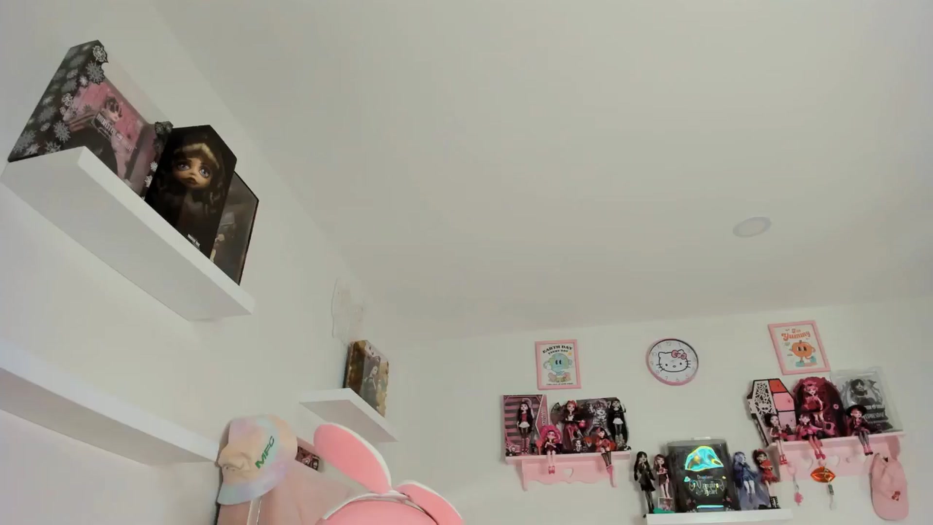 Gallery image thumbnail from Cherrycute666's myfreecams stream on, 10/29/2024, 08:48 image 20 of 20