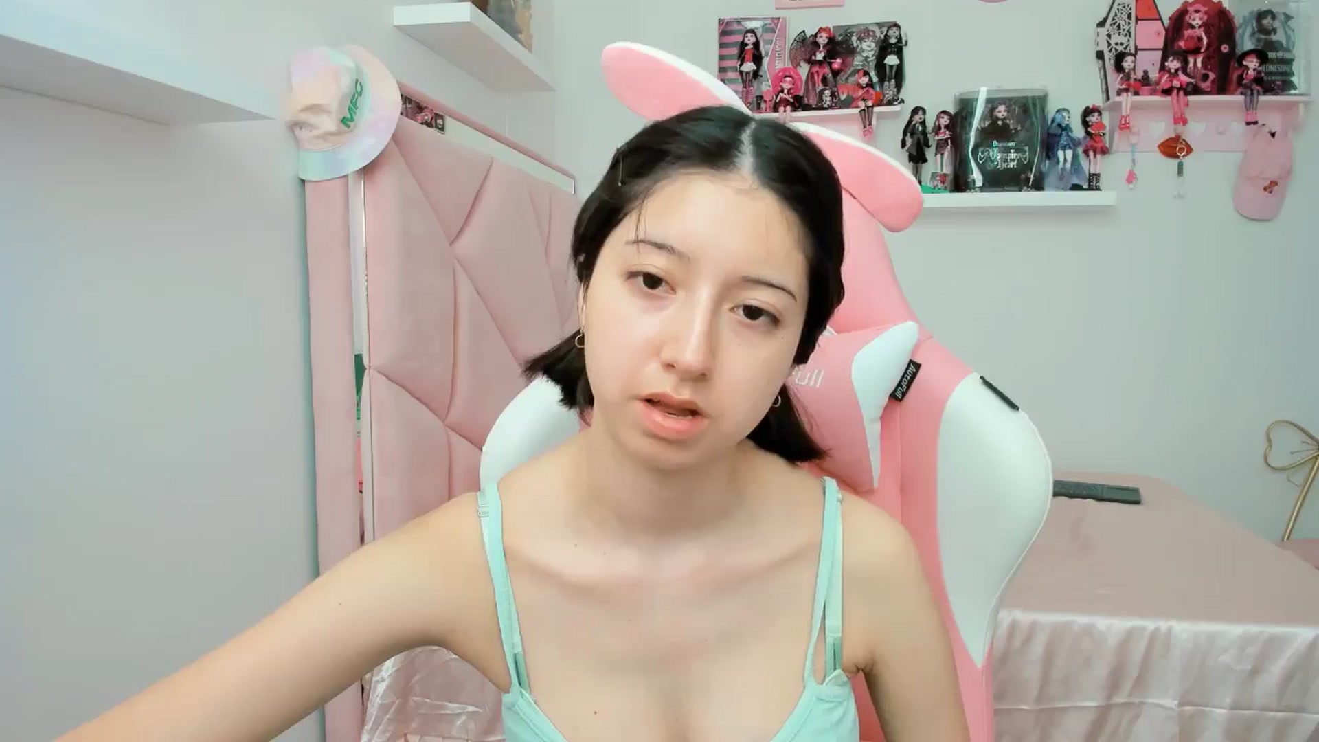 Gallery image thumbnail from Cherrycute666's myfreecams stream on, 10/29/2024, 21:17 image 5 of 20