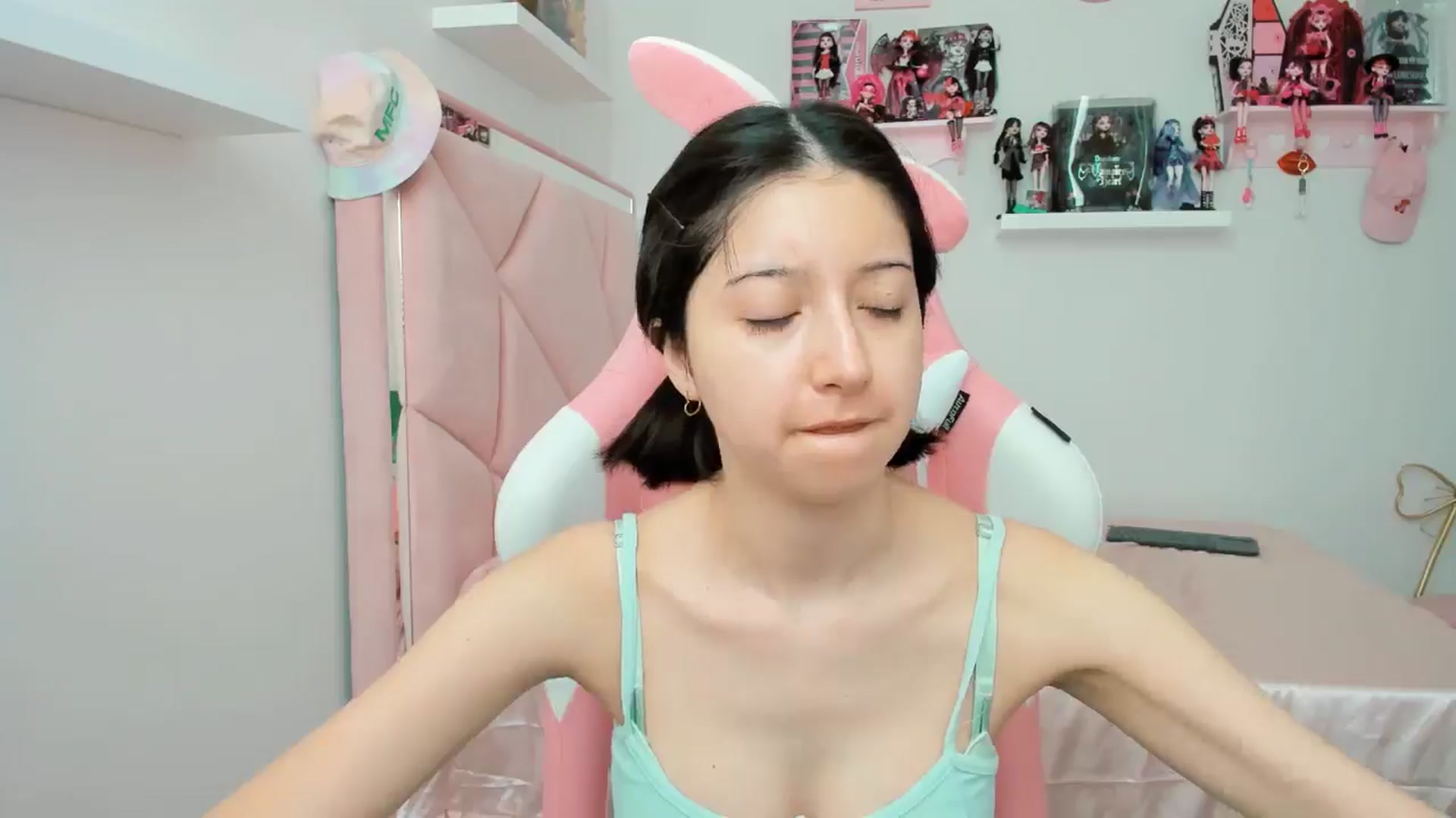 Gallery image thumbnail from Cherrycute666's myfreecams stream on, 10/29/2024, 21:17 image 2 of 20