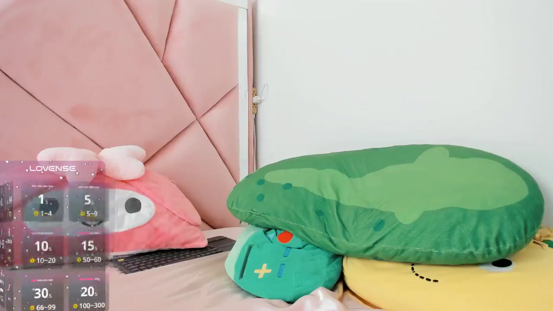 Gallery image thumbnail from Cherrycute666's myfreecams stream on, 10/30/2024, 24:05 image 4 of 20