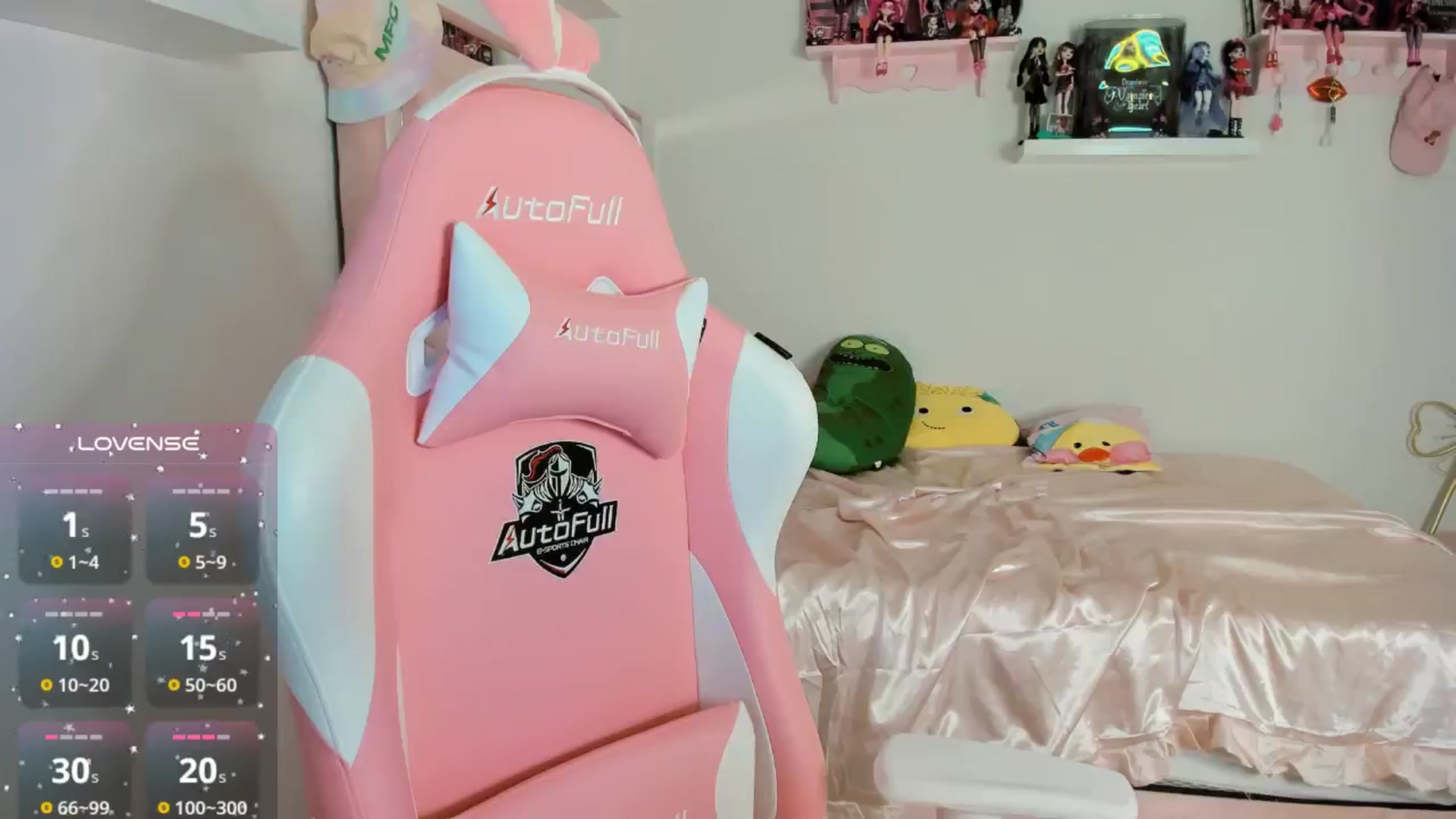 Gallery image thumbnail from Cherrycute666's myfreecams stream on, 10/30/2024, 03:20 image 4 of 20