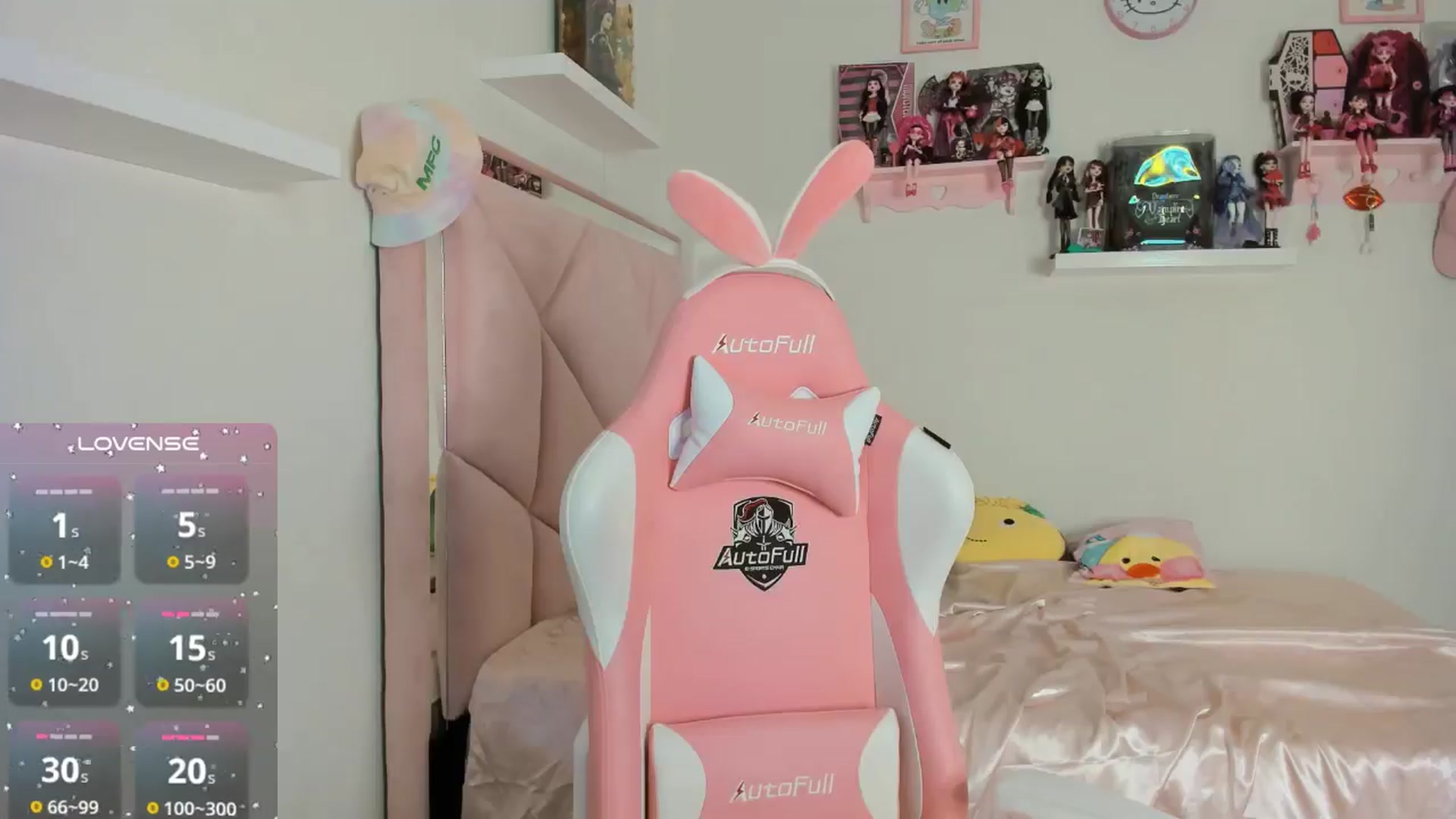 Gallery image thumbnail from Cherrycute666's myfreecams stream on, 10/30/2024, 03:20 image 20 of 20