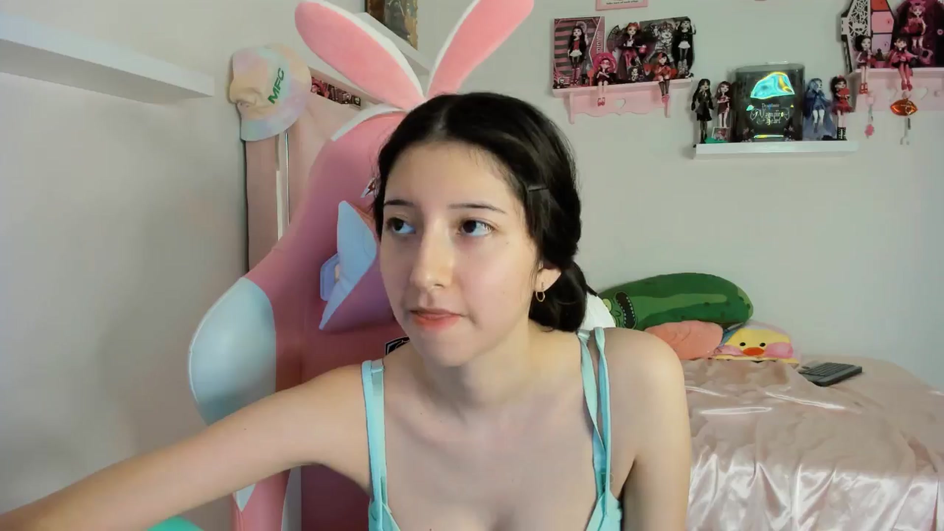 Gallery image thumbnail from Cherrycute666's myfreecams stream on, 10/30/2024, 05:30 image 18 of 20