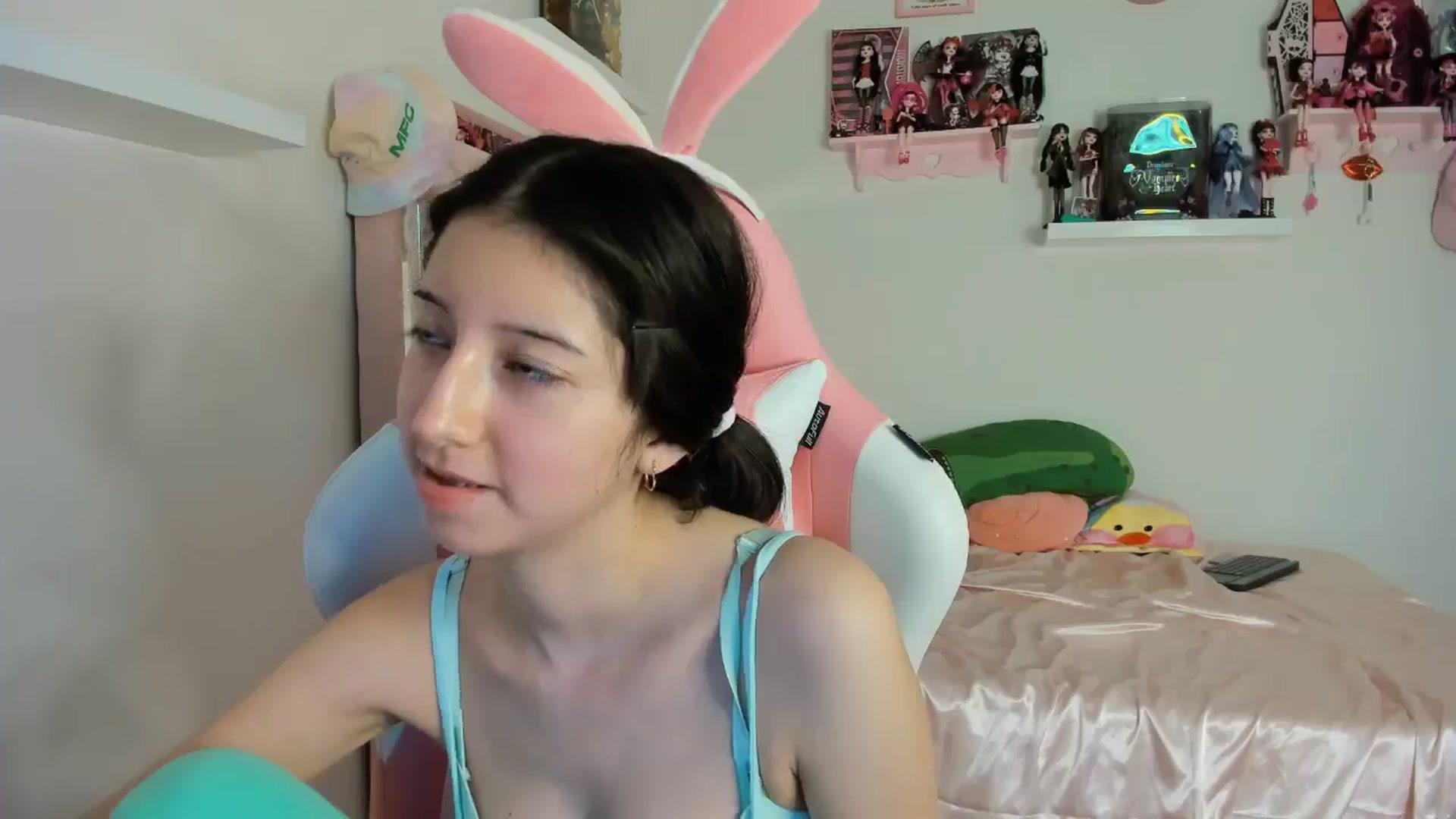 Gallery image thumbnail from Cherrycute666's myfreecams stream on, 10/30/2024, 05:30 image 14 of 20