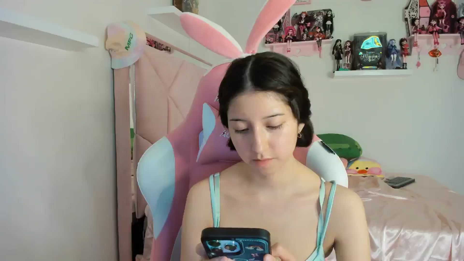 Gallery image thumbnail from Cherrycute666's myfreecams stream on, 10/30/2024, 05:30 image 9 of 20