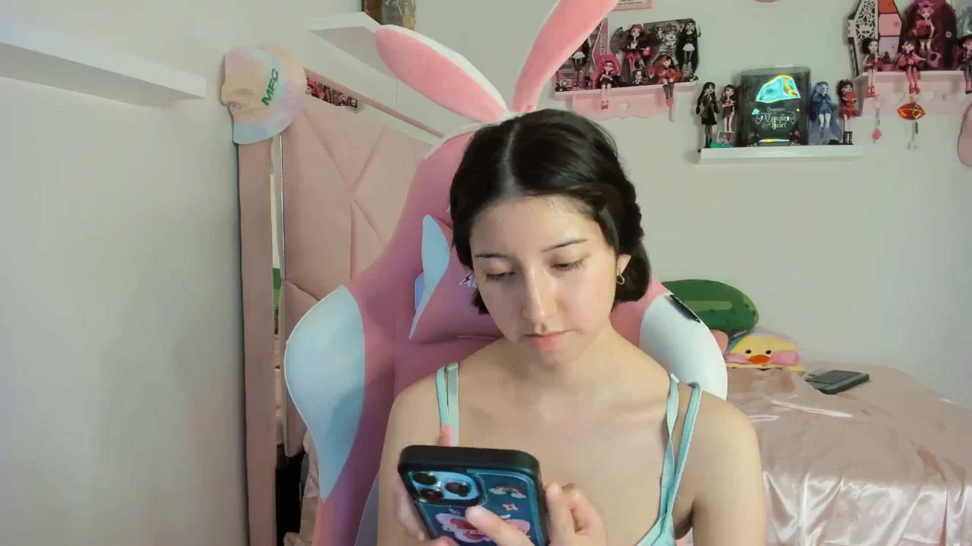 Gallery image thumbnail from Cherrycute666's myfreecams stream on, 10/30/2024, 05:30 image 8 of 20