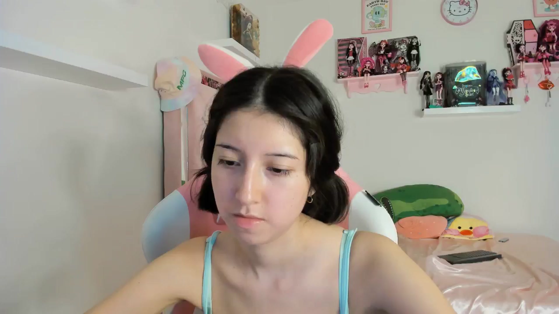 Gallery image thumbnail from Cherrycute666's myfreecams stream on, 10/30/2024, 07:38 image 8 of 20