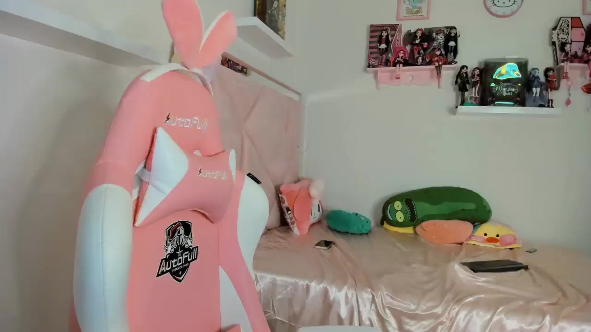 Gallery image thumbnail from Cherrycute666's myfreecams stream on, 10/30/2024, 07:38 image 1 of 20