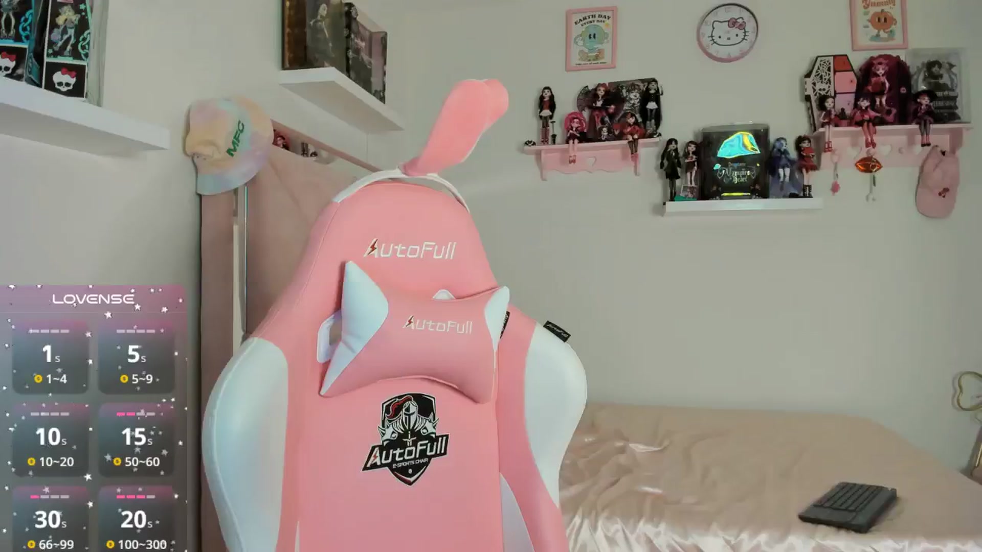 Gallery image thumbnail from Cherrycute666's myfreecams stream on, 10/31/2024, 02:27 image 10 of 20