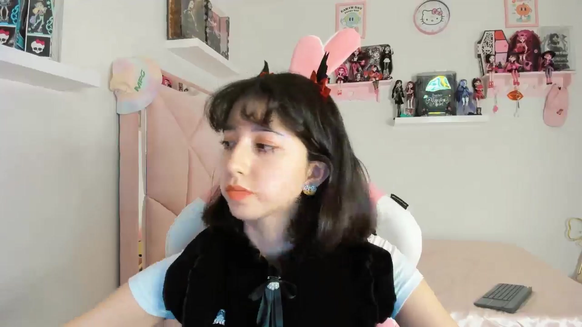 Gallery image thumbnail from Cherrycute666's myfreecams stream on, 10/31/2024, 02:27 image 3 of 20