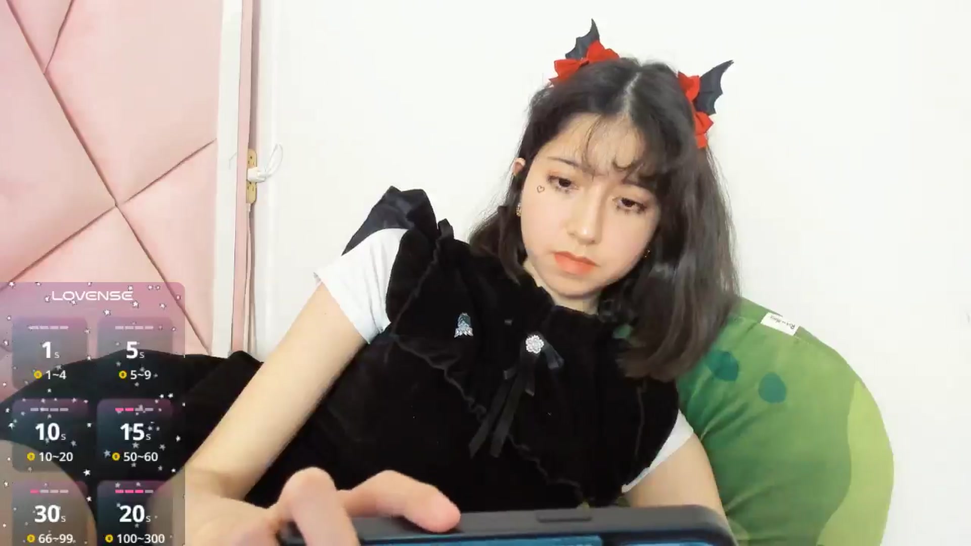 Gallery image thumbnail from Cherrycute666's myfreecams stream on, 10/31/2024, 03:31 image 8 of 20
