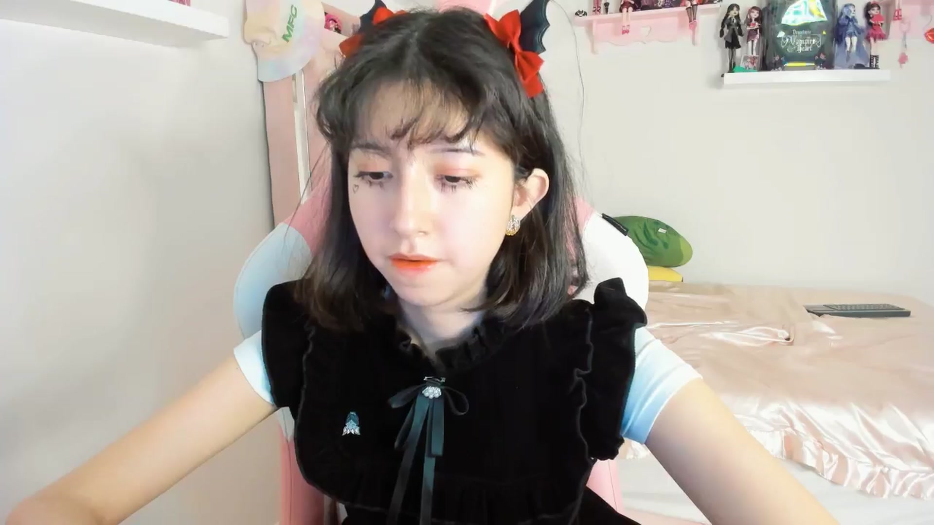 Gallery image thumbnail from Cherrycute666's myfreecams stream on, 10/31/2024, 07:42 image 4 of 20