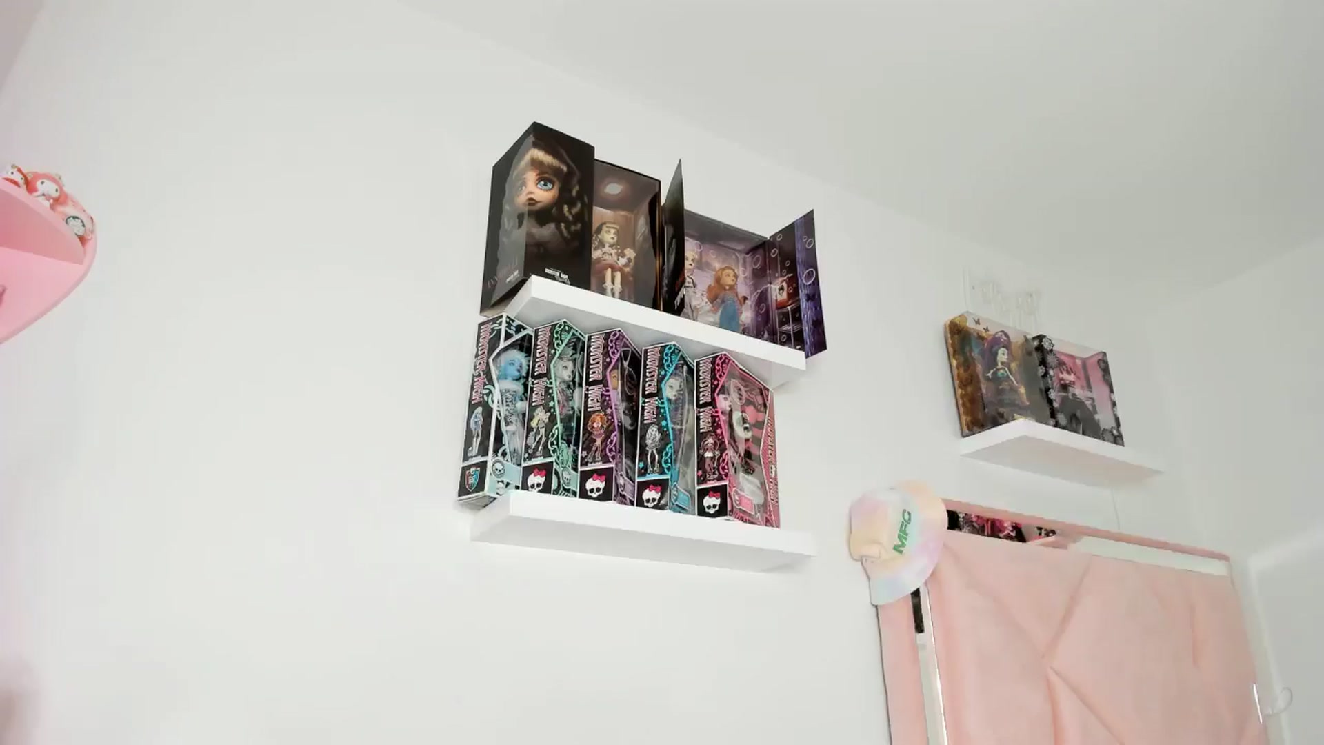 Gallery image thumbnail from Cherrycute666's myfreecams stream on, 10/31/2024, 07:42 image 20 of 20