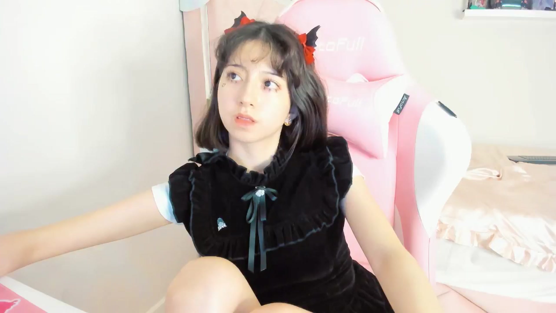 Gallery image thumbnail from Cherrycute666's myfreecams stream on, 10/31/2024, 07:42 image 13 of 20