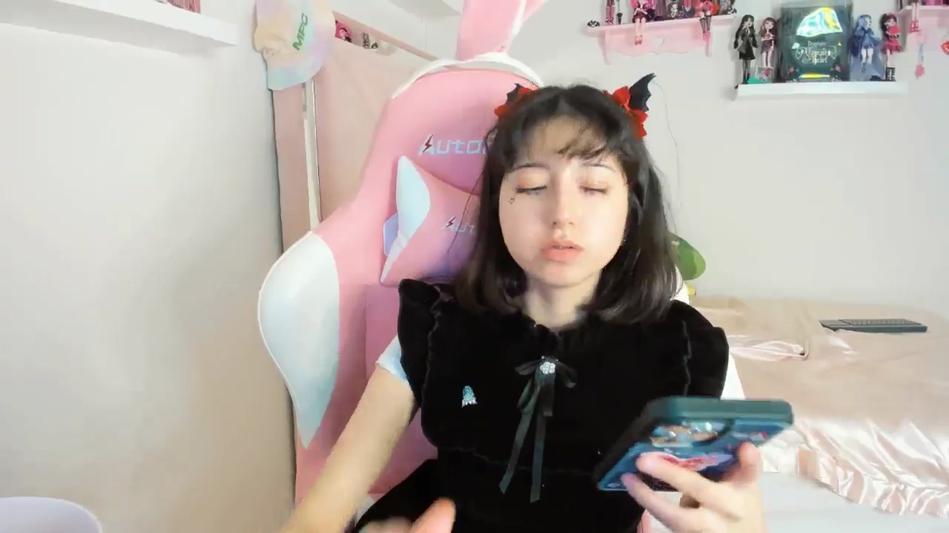Gallery image thumbnail from Cherrycute666's myfreecams stream on, 10/31/2024, 07:42 image 2 of 20
