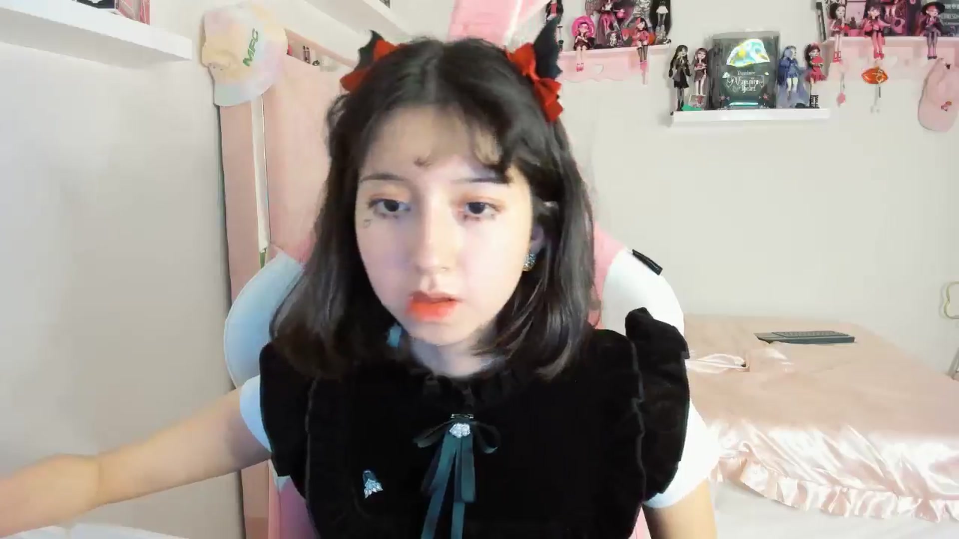 Gallery image thumbnail from Cherrycute666's myfreecams stream on, 10/31/2024, 07:42 image 7 of 20