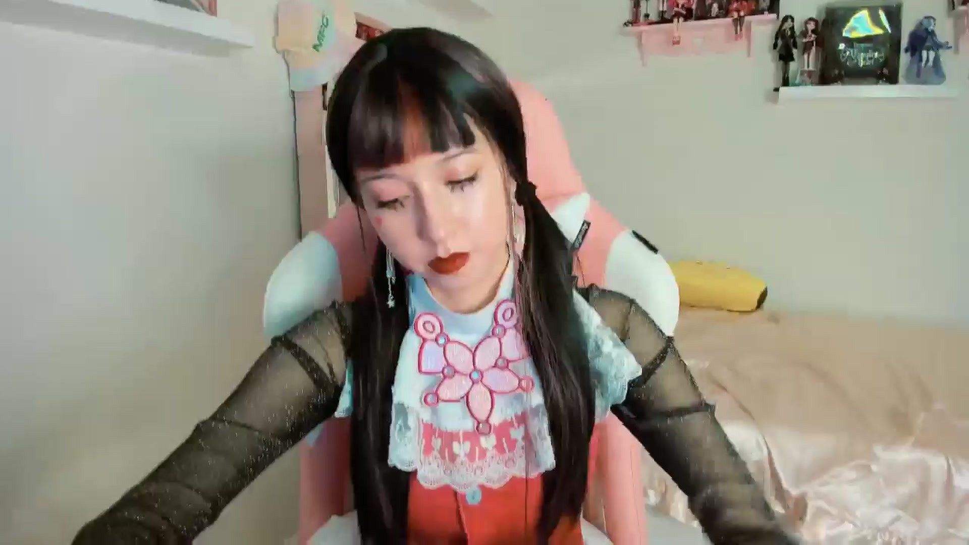 Gallery image thumbnail from Cherrycute666's myfreecams stream on, 11/01/2024, 04:26 image 5 of 20