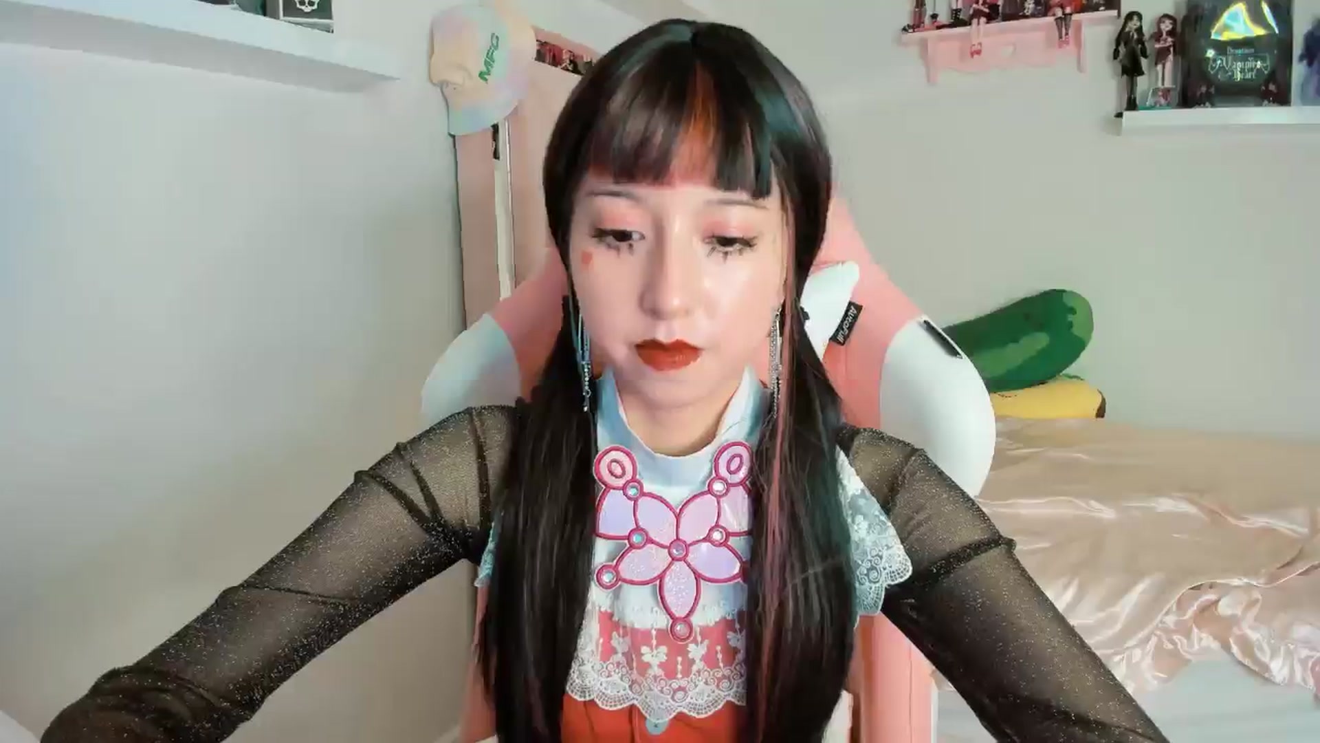 Gallery image thumbnail from Cherrycute666's myfreecams stream on, 11/01/2024, 04:26 image 3 of 20