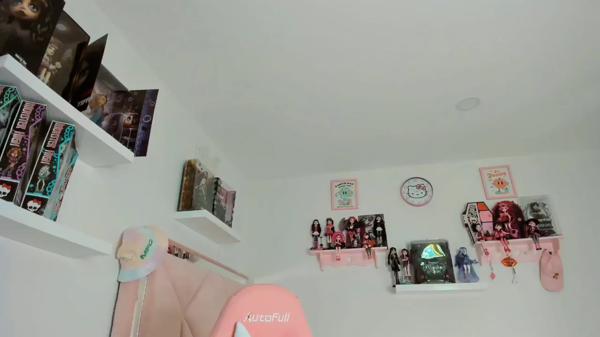 Gallery image thumbnail from Cherrycute666's myfreecams stream on, 11/01/2024, 04:26 image 15 of 20