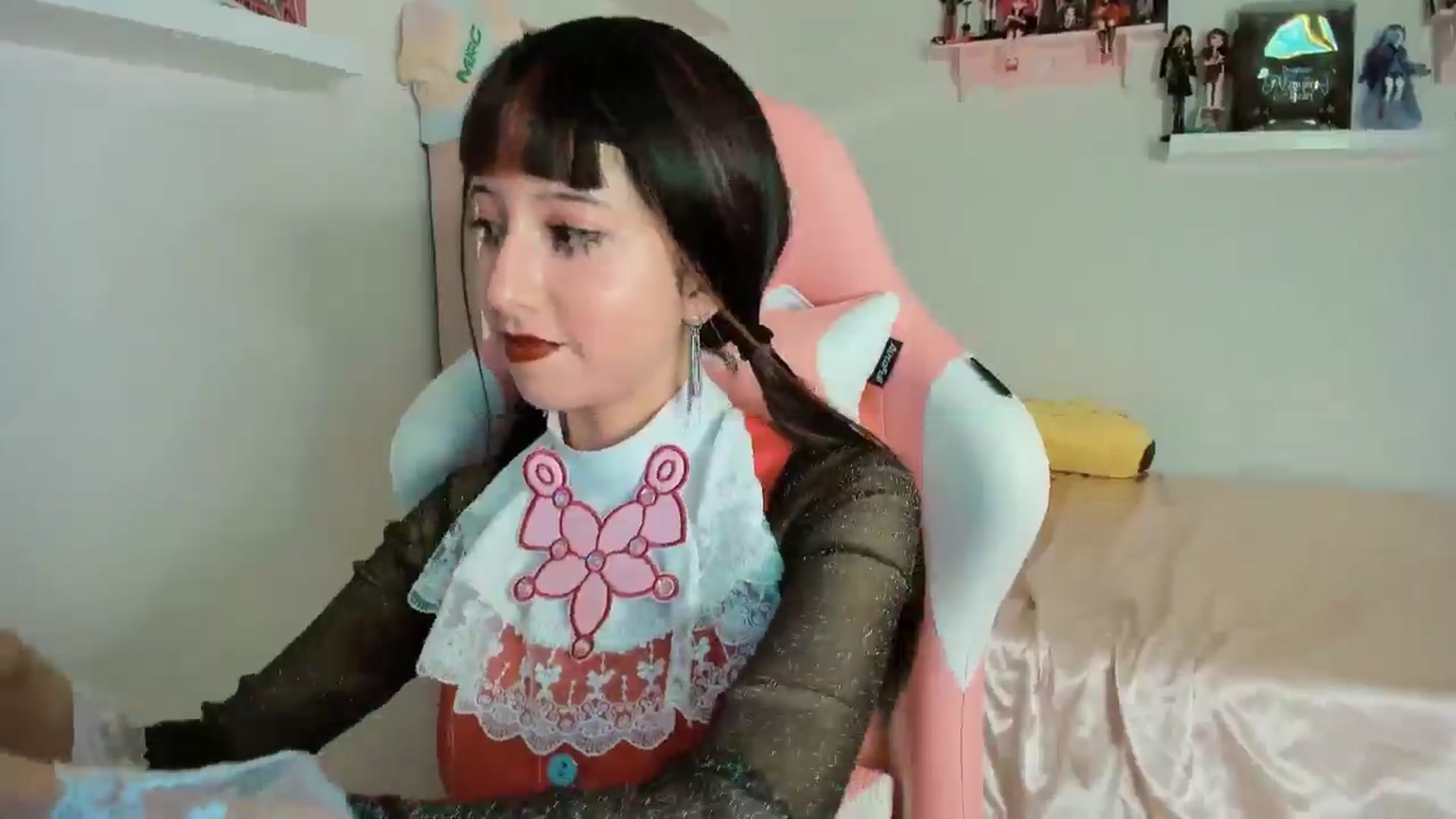 Gallery image thumbnail from Cherrycute666's myfreecams stream on, 11/01/2024, 04:30 image 8 of 20