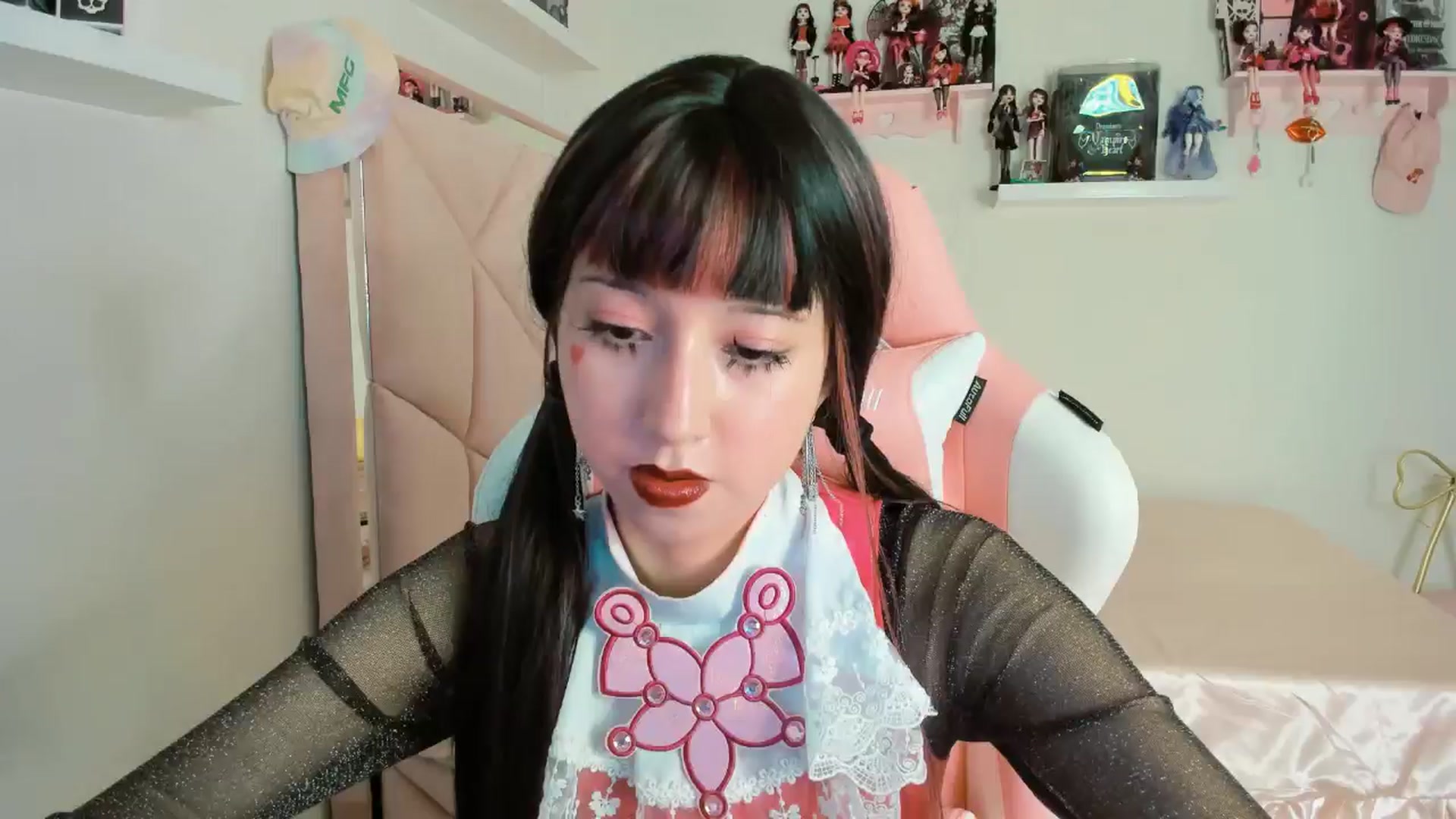 Gallery image thumbnail from Cherrycute666's myfreecams stream on, 11/01/2024, 04:30 image 17 of 20