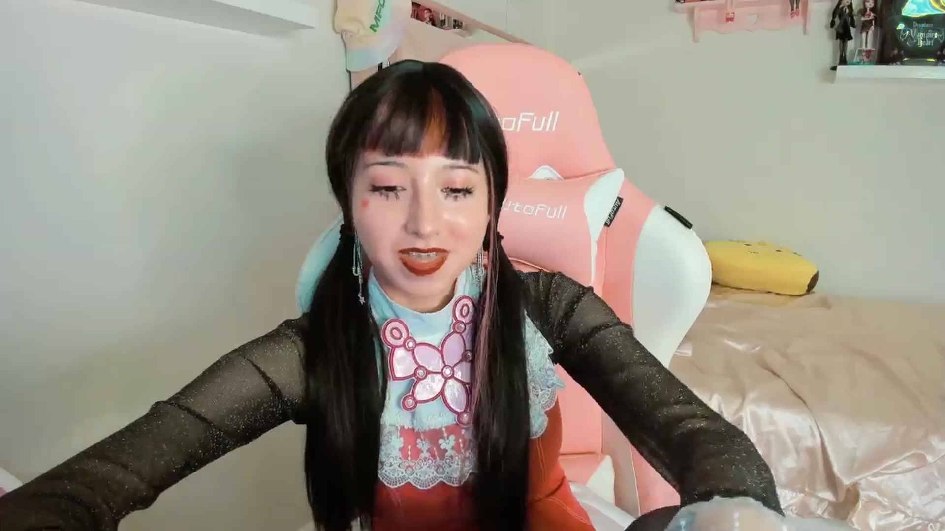 Gallery image thumbnail from Cherrycute666's myfreecams stream on, 11/01/2024, 04:30 image 6 of 20
