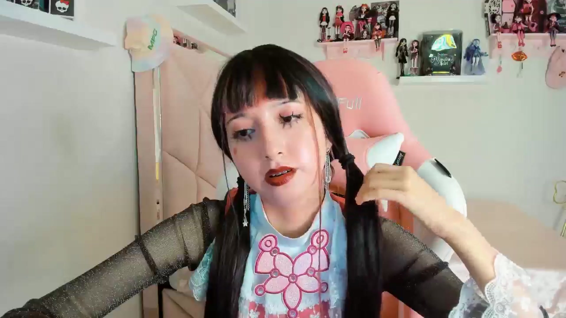 Gallery image thumbnail from Cherrycute666's myfreecams stream on, 11/01/2024, 04:30 image 18 of 20