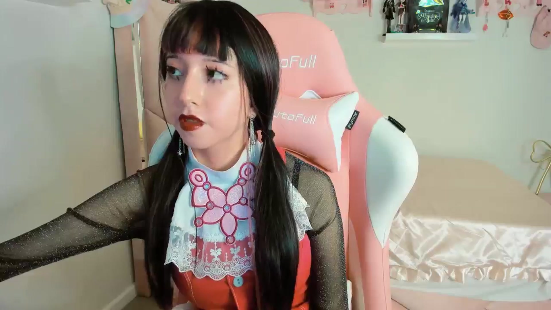 Gallery image thumbnail from Cherrycute666's myfreecams stream on, 11/01/2024, 05:04 image 7 of 20
