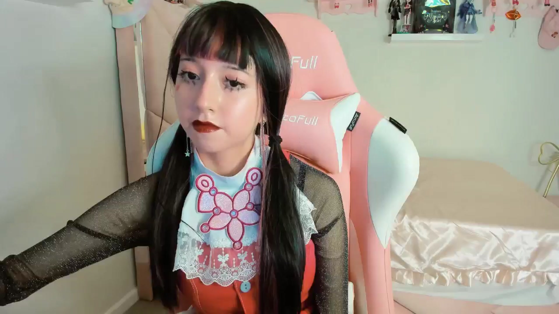 Gallery image thumbnail from Cherrycute666's myfreecams stream on, 11/01/2024, 05:04 image 8 of 20