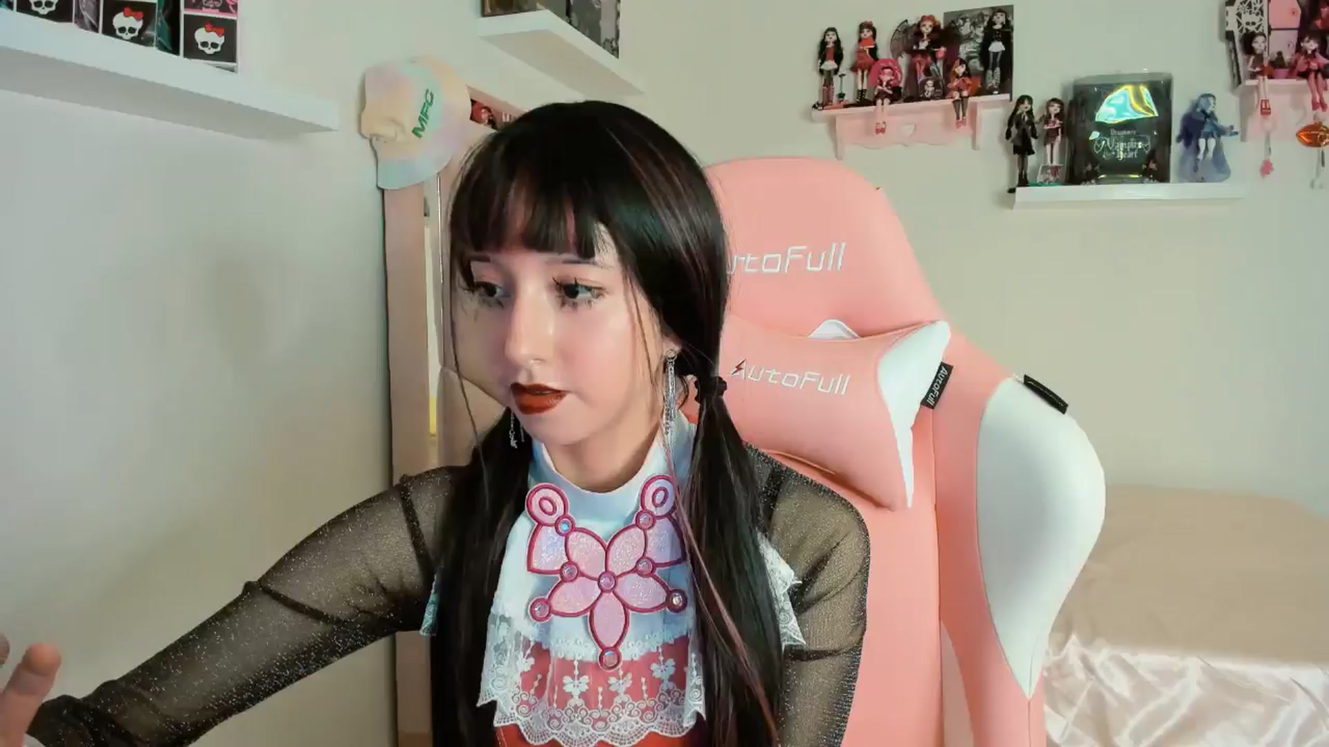 Gallery image thumbnail from Cherrycute666's myfreecams stream on, 11/01/2024, 05:04 image 16 of 20